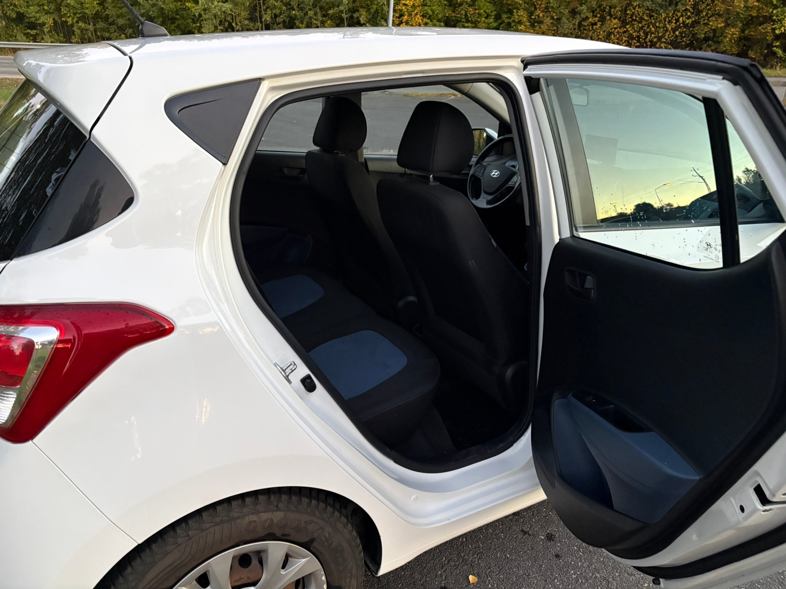Hyundai i10 1.0 Manuell 2015, bild 7/8