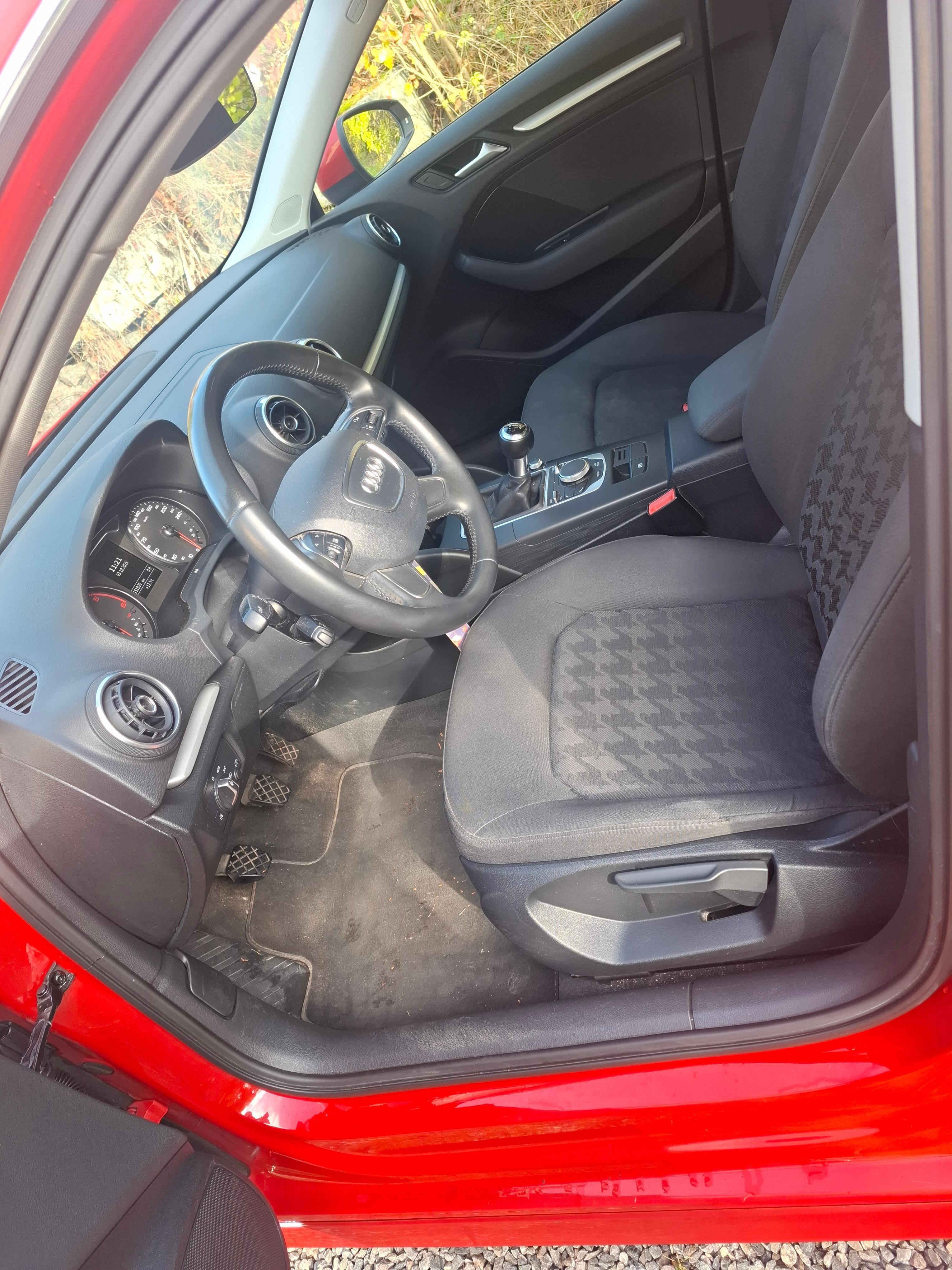 Audi A3 Sportback 1.6 TDI ultra Manuell 2016, bild 3/3