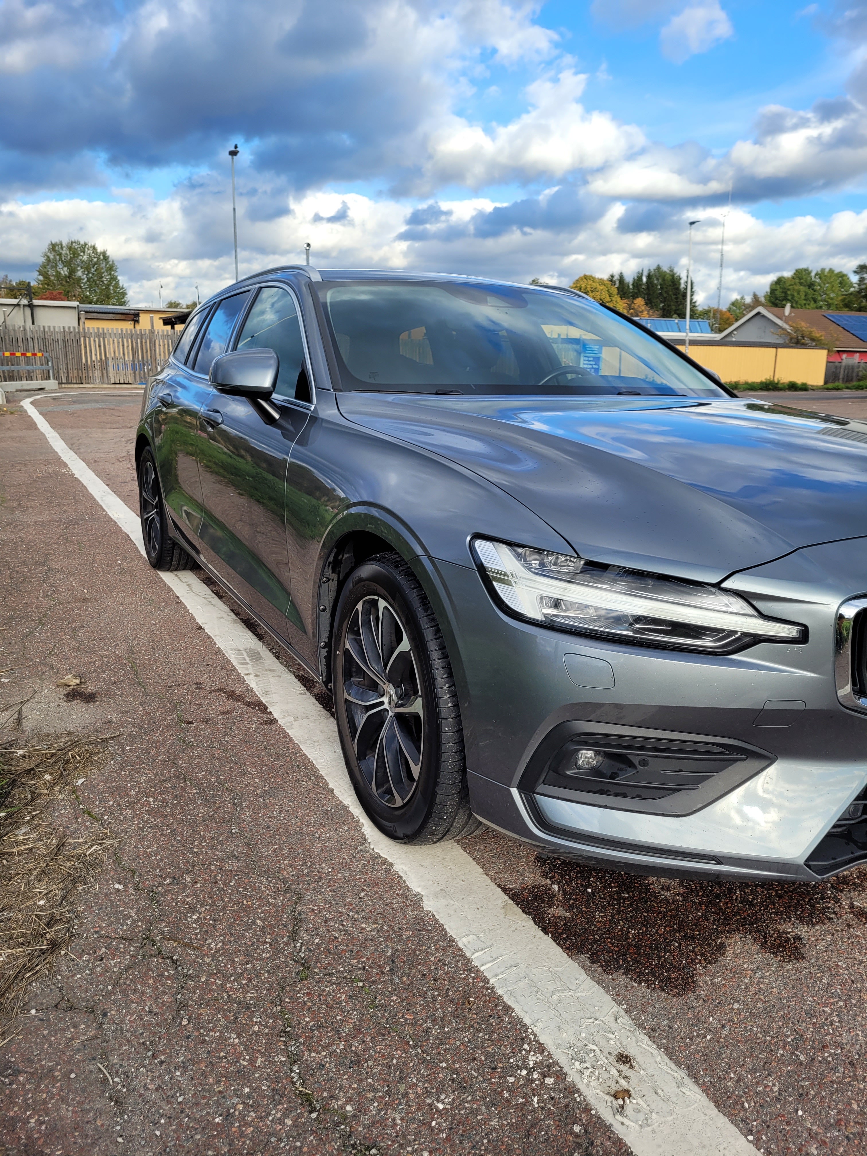 Volvo V60 D4 AWD Geartronic 2021, kuva 2/10