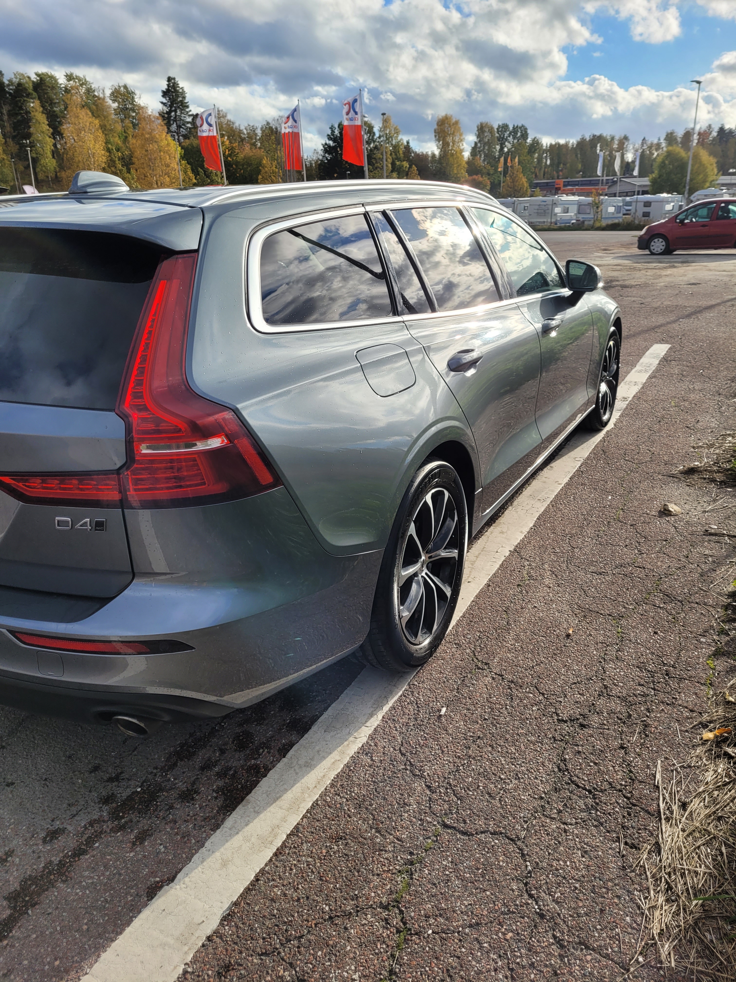 Volvo V60 D4 AWD Geartronic 2021, kuva 3/10