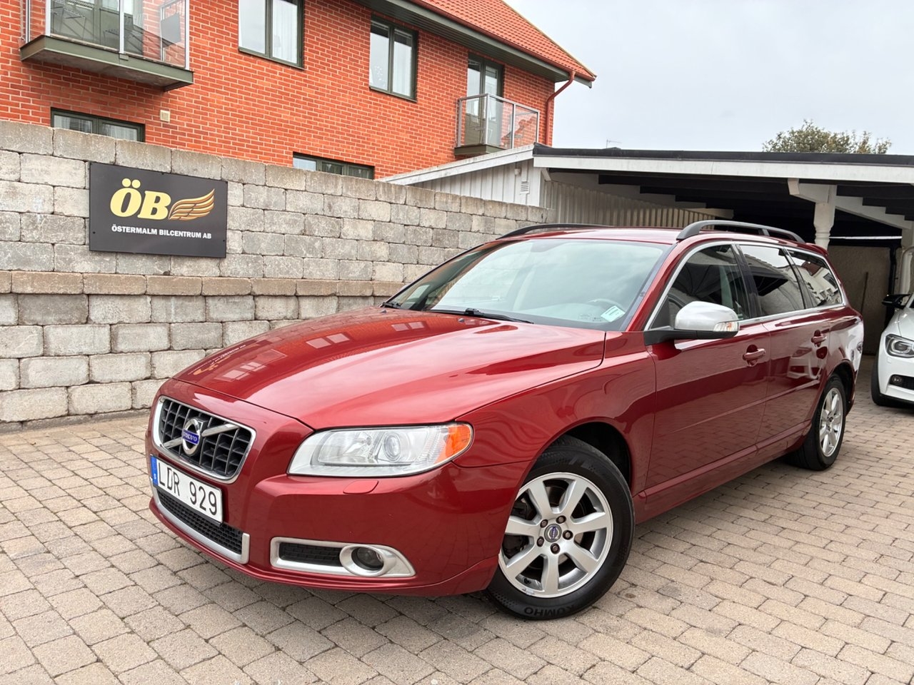 Volvo V70 D3 Momentum 163HK 2011, photo 2/10