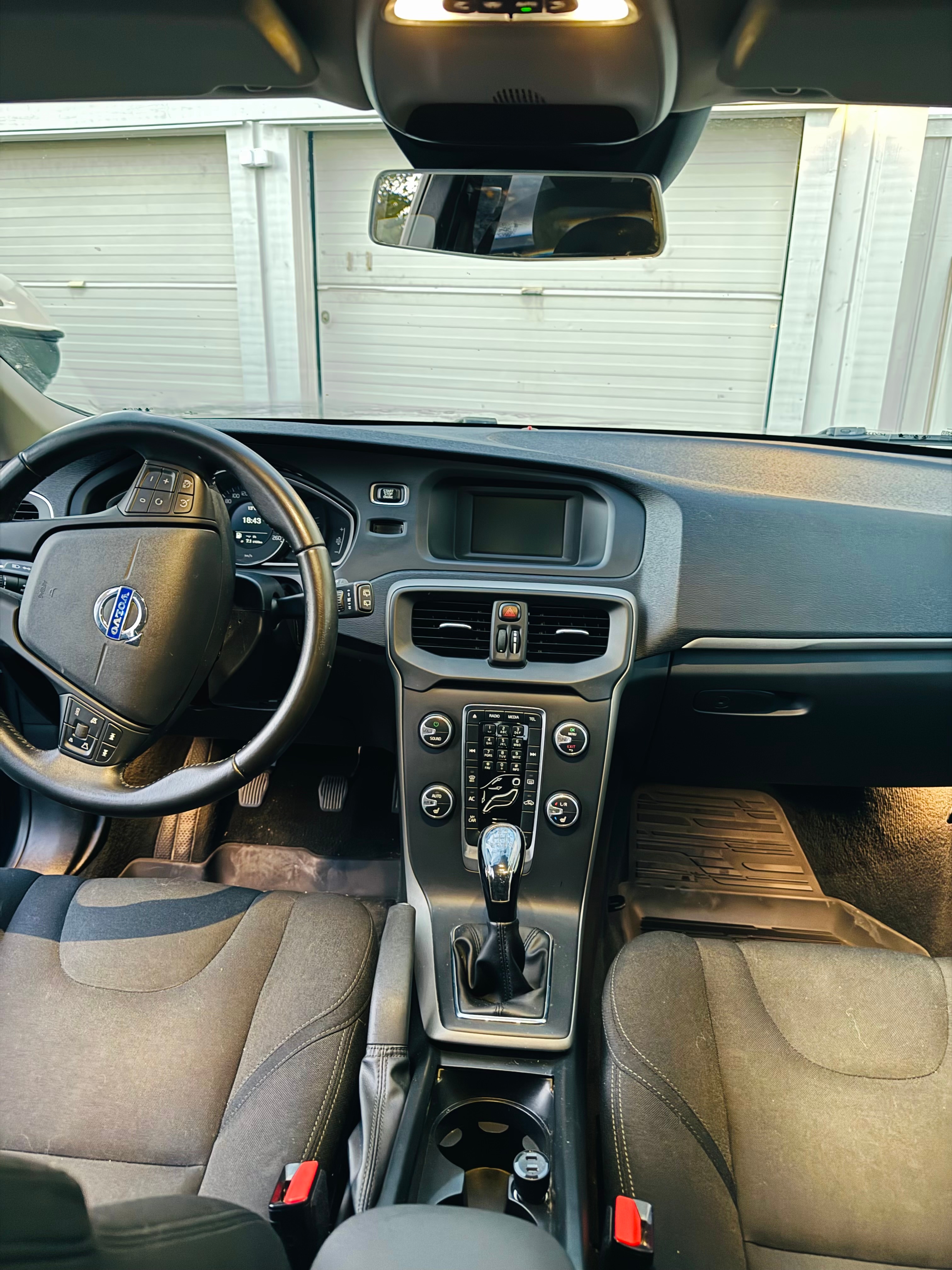 Volvo V40 T2 Manuell 2016, bild 3/6
