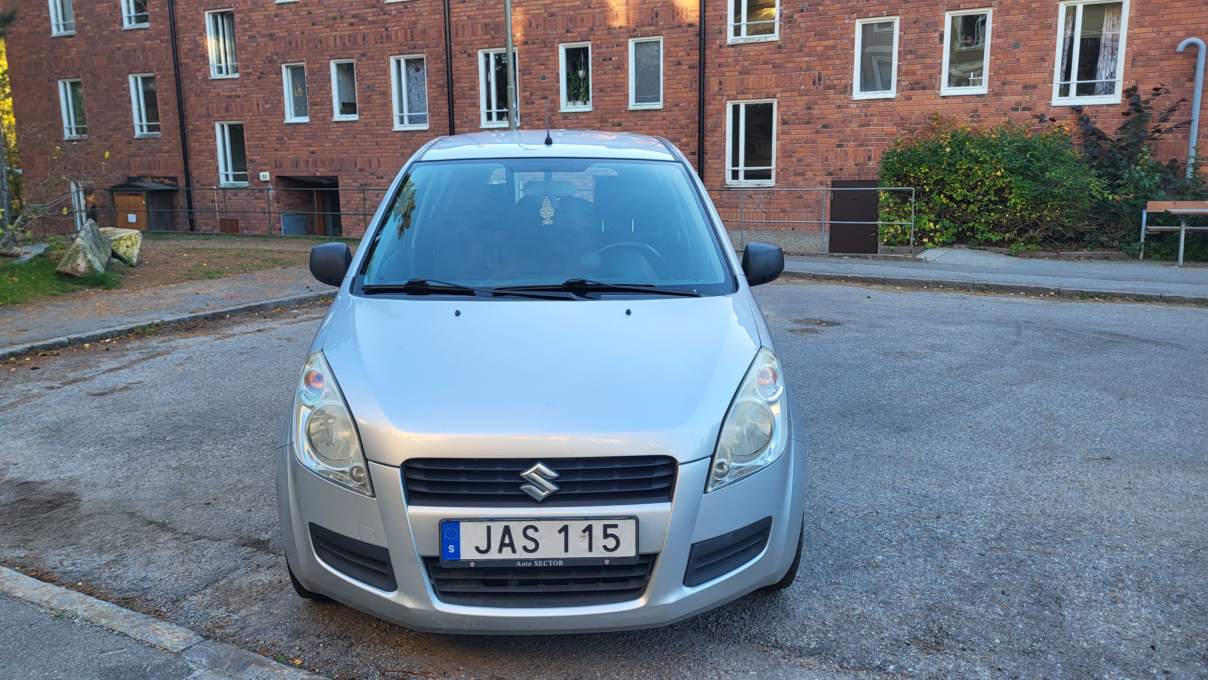Suzuki Splash 1.0 DOHC 12V VVT Manuell 2008, bild 2/9