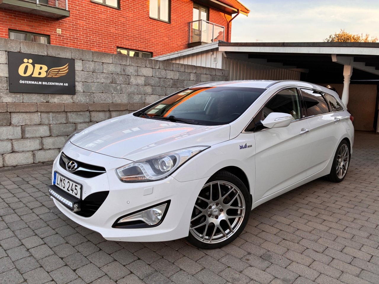 Hyundai i40 cw 1.7 CRDi 136HK Business 2014, bild 2/10
