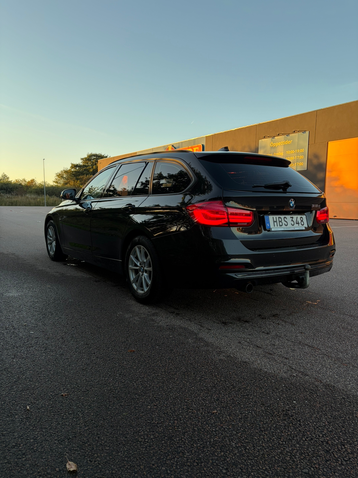 BMW 318 d Touring Steptronic 2017, photo 4/6
