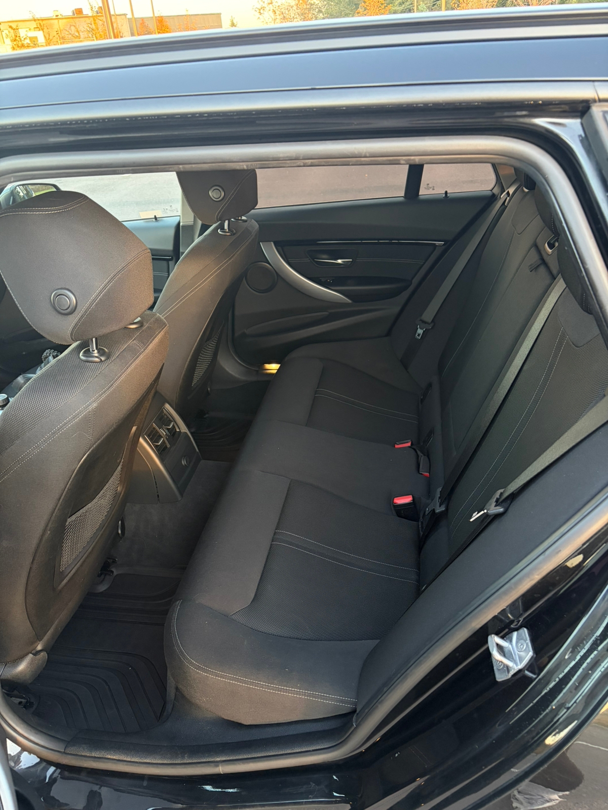 BMW 318 d Touring Steptronic 2017, photo 5/6