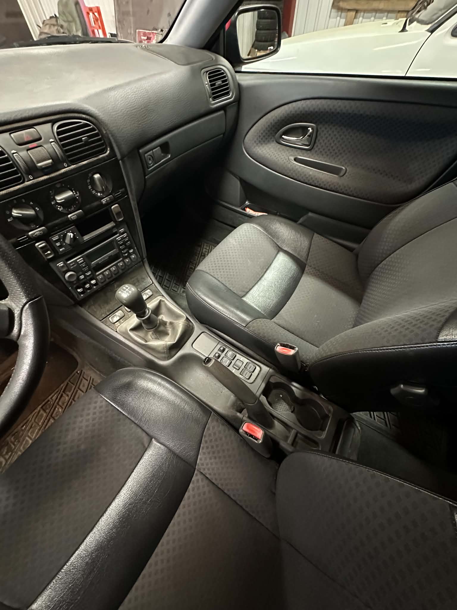 Volvo V40 1.8 Manuell 2000, bild 5/10