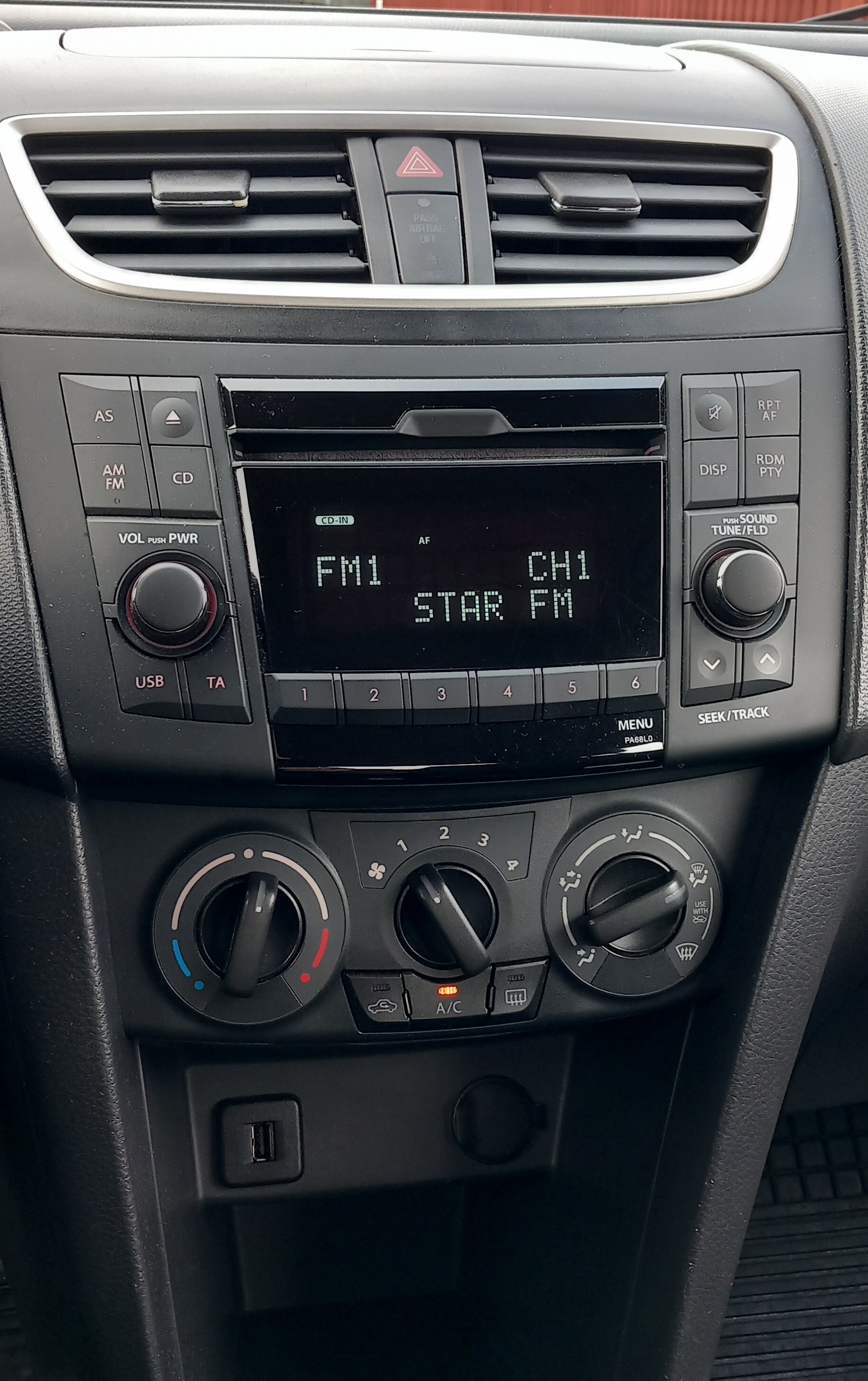Suzuki Swift 2011, bild 5/7