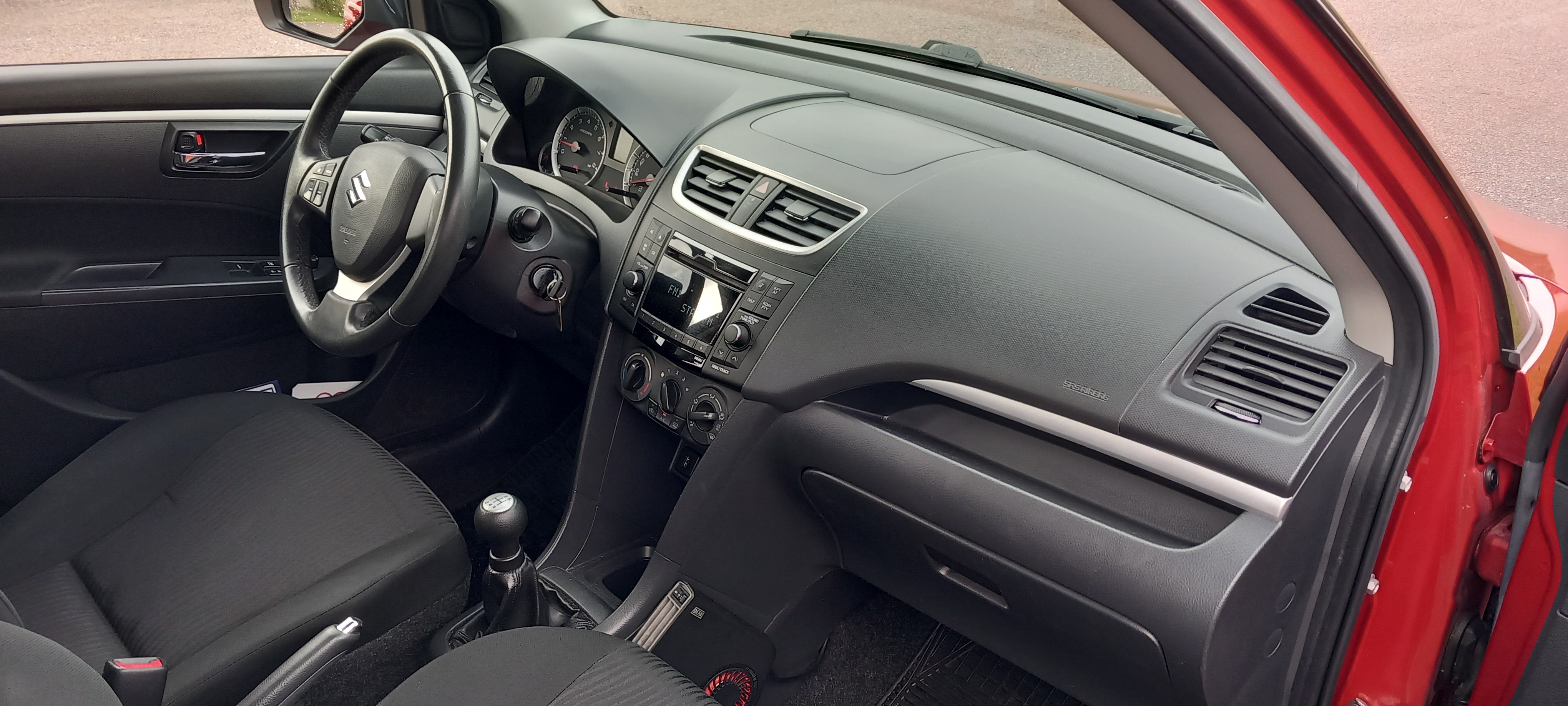 Suzuki Swift 2011, bild 4/7
