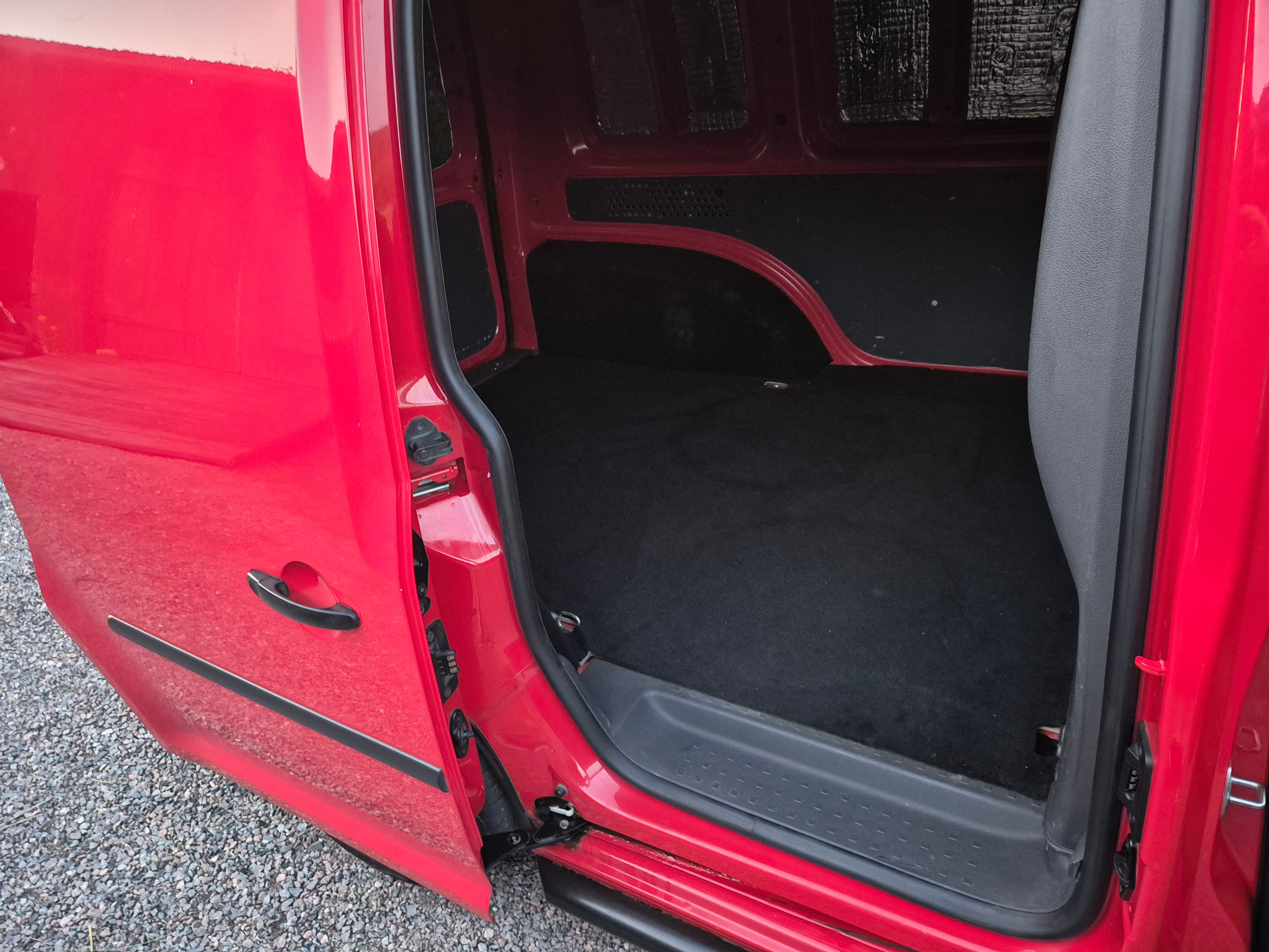 Volkswagen Caddy Skåpbil 1.6 TDI Manuell 2014, bild 4/5