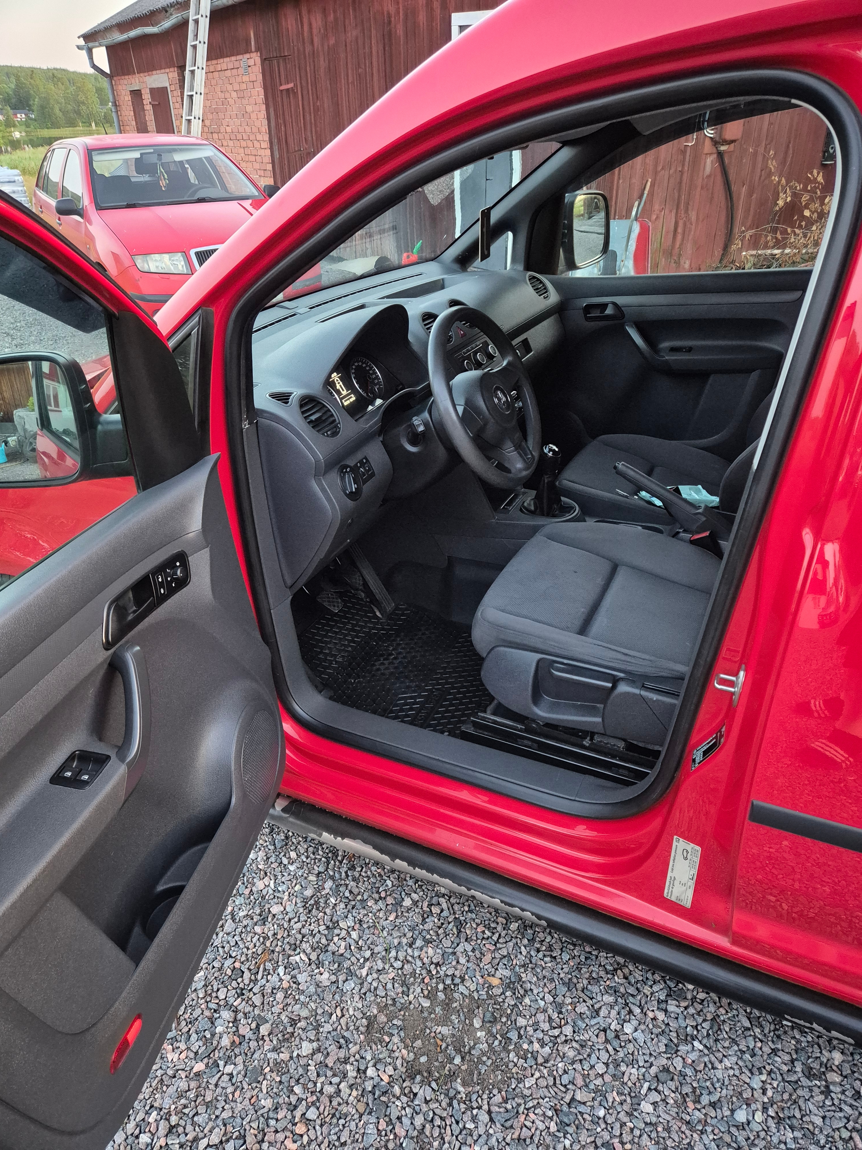 Volkswagen Caddy Skåpbil 1.6 TDI Manuell 2014, bild 3/5