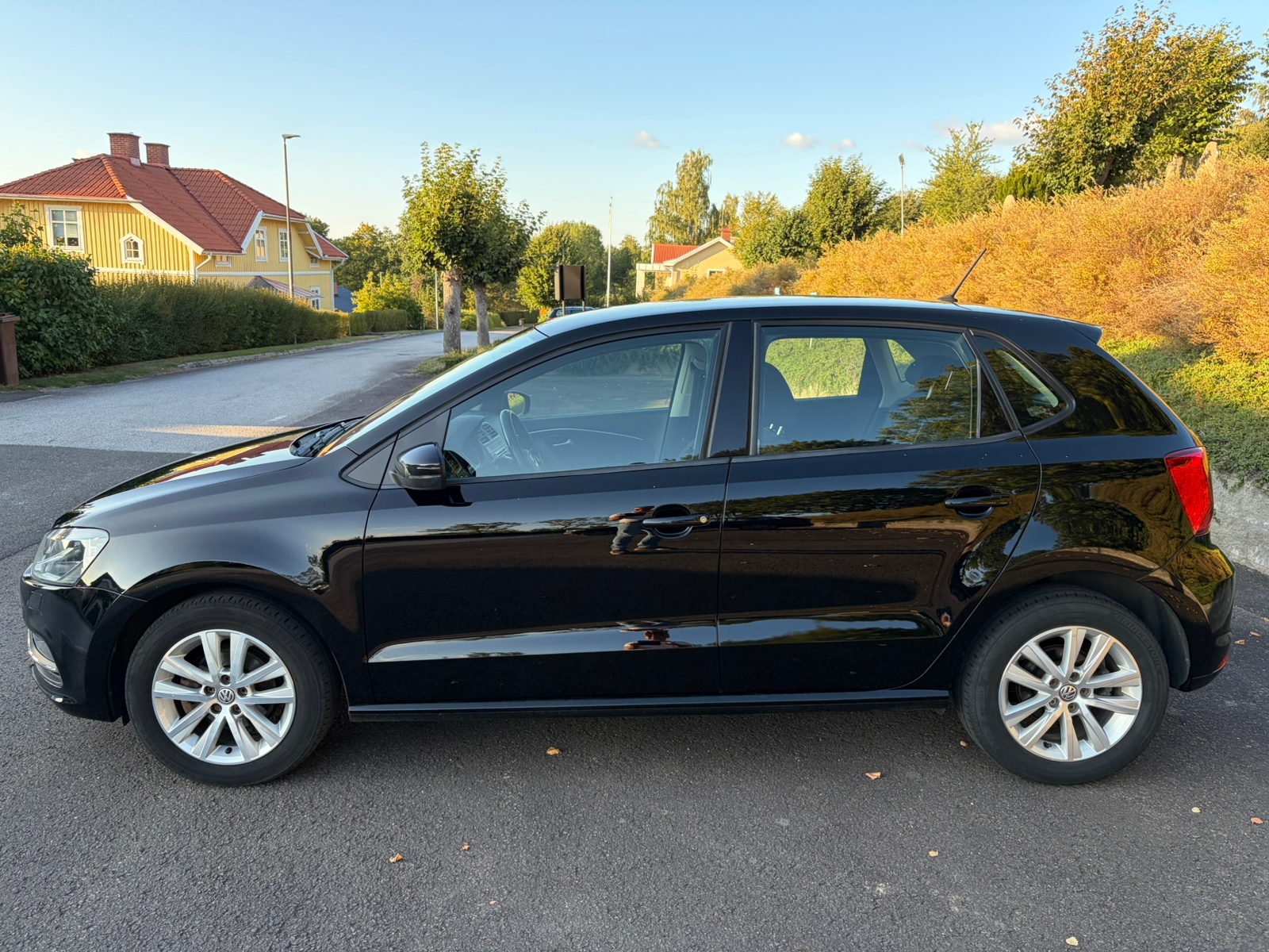 Volkswagen Polo 2015, bild 2/5