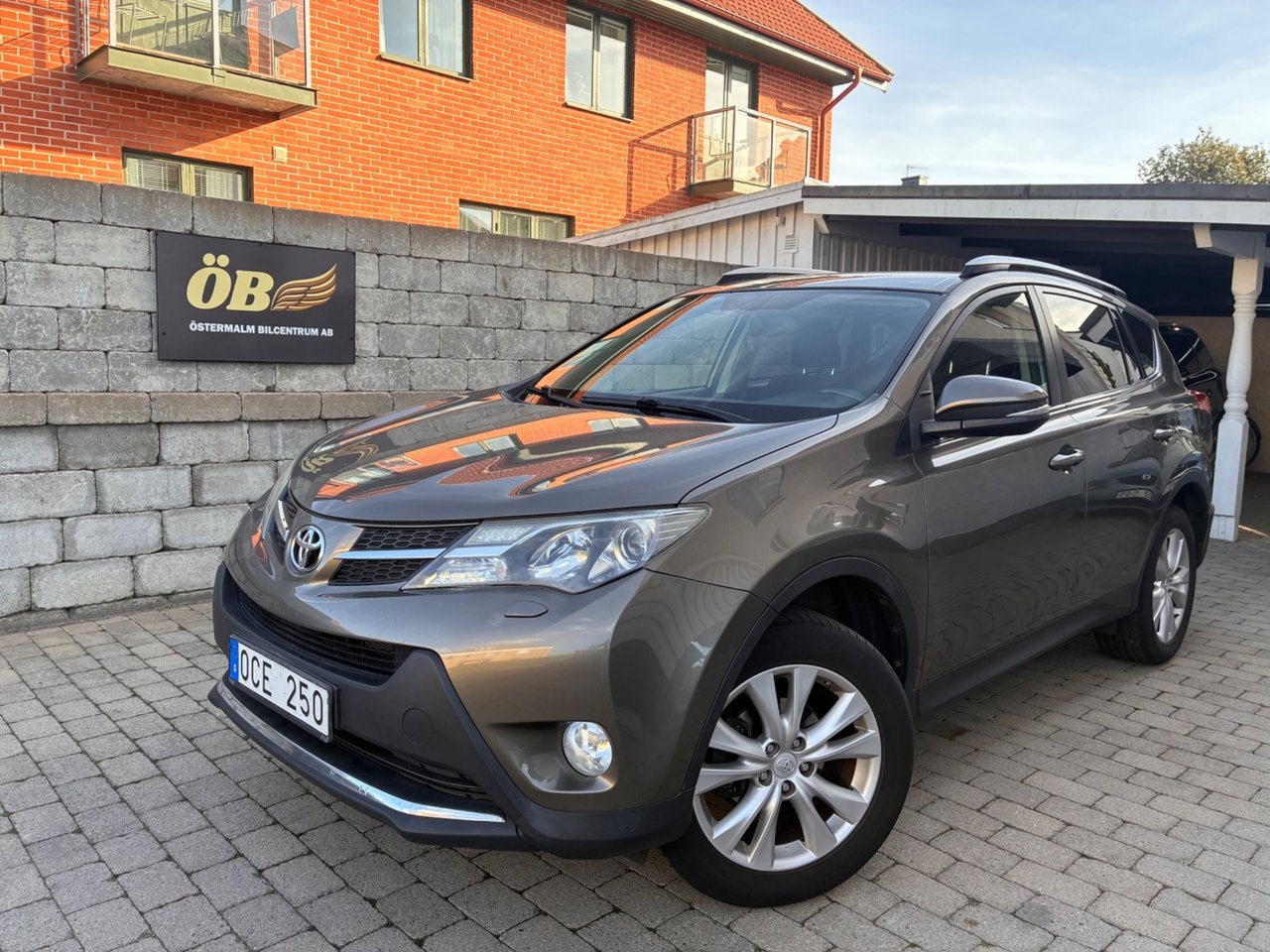 Toyota RAV4 2013, bild 2/10