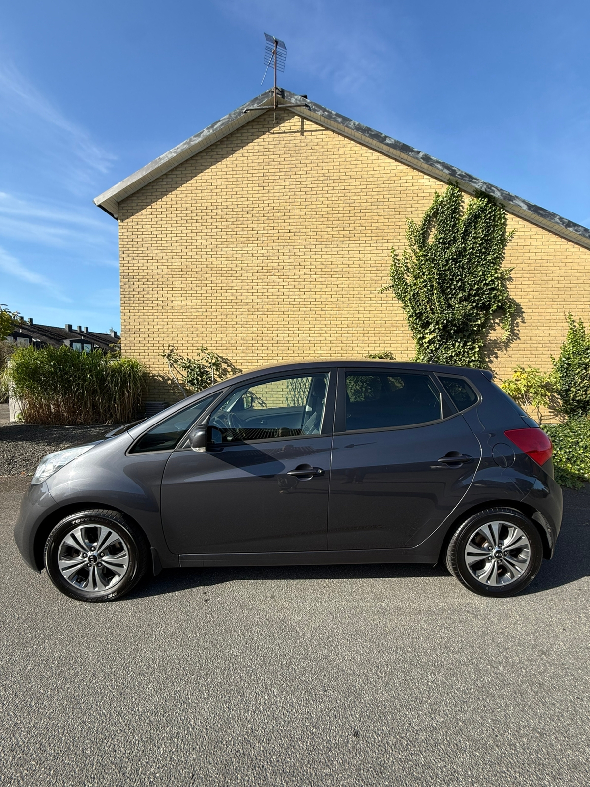 Kia Venga 1.4 CRDi Manuell 2016, bild 2/10