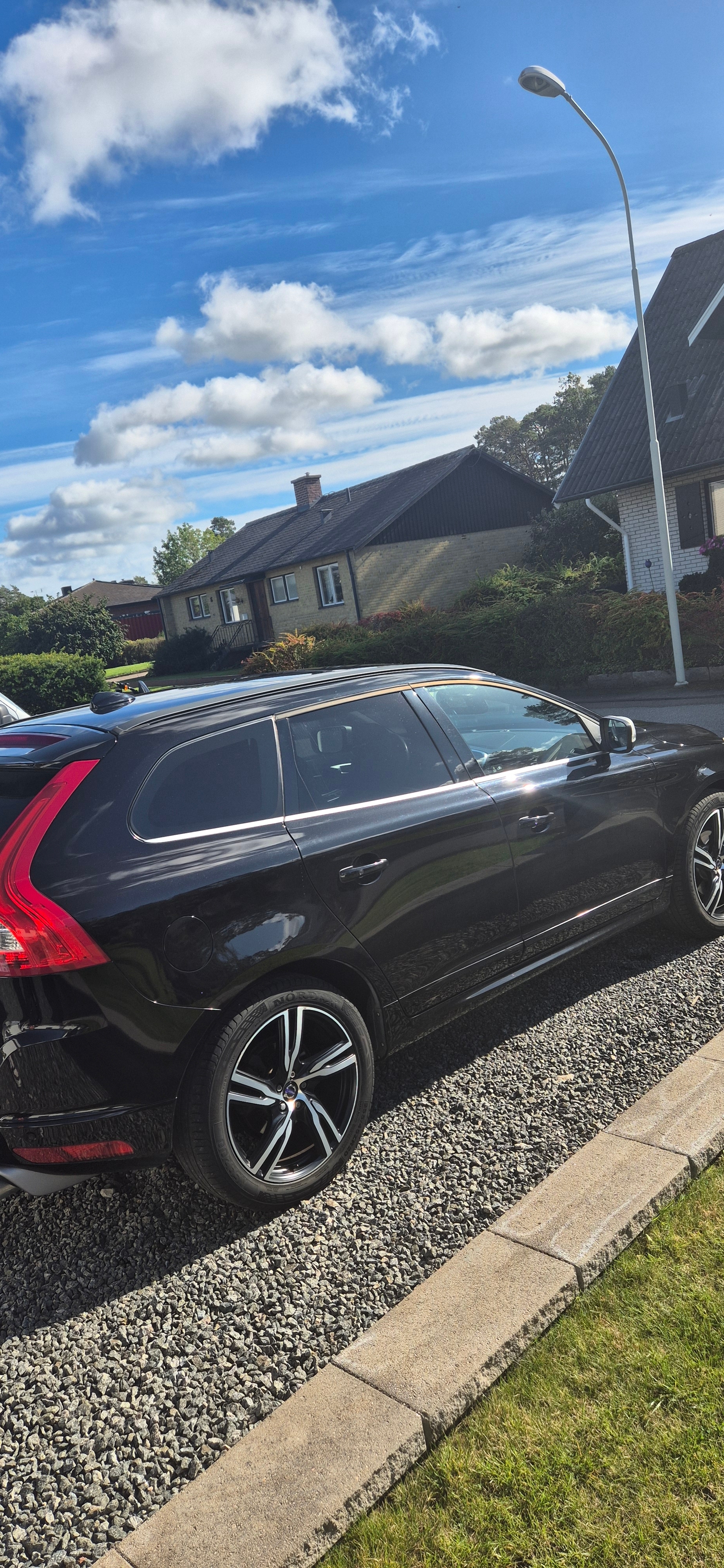 Volvo XC60 D4 AWD Geartronic 2017, bild 2/10