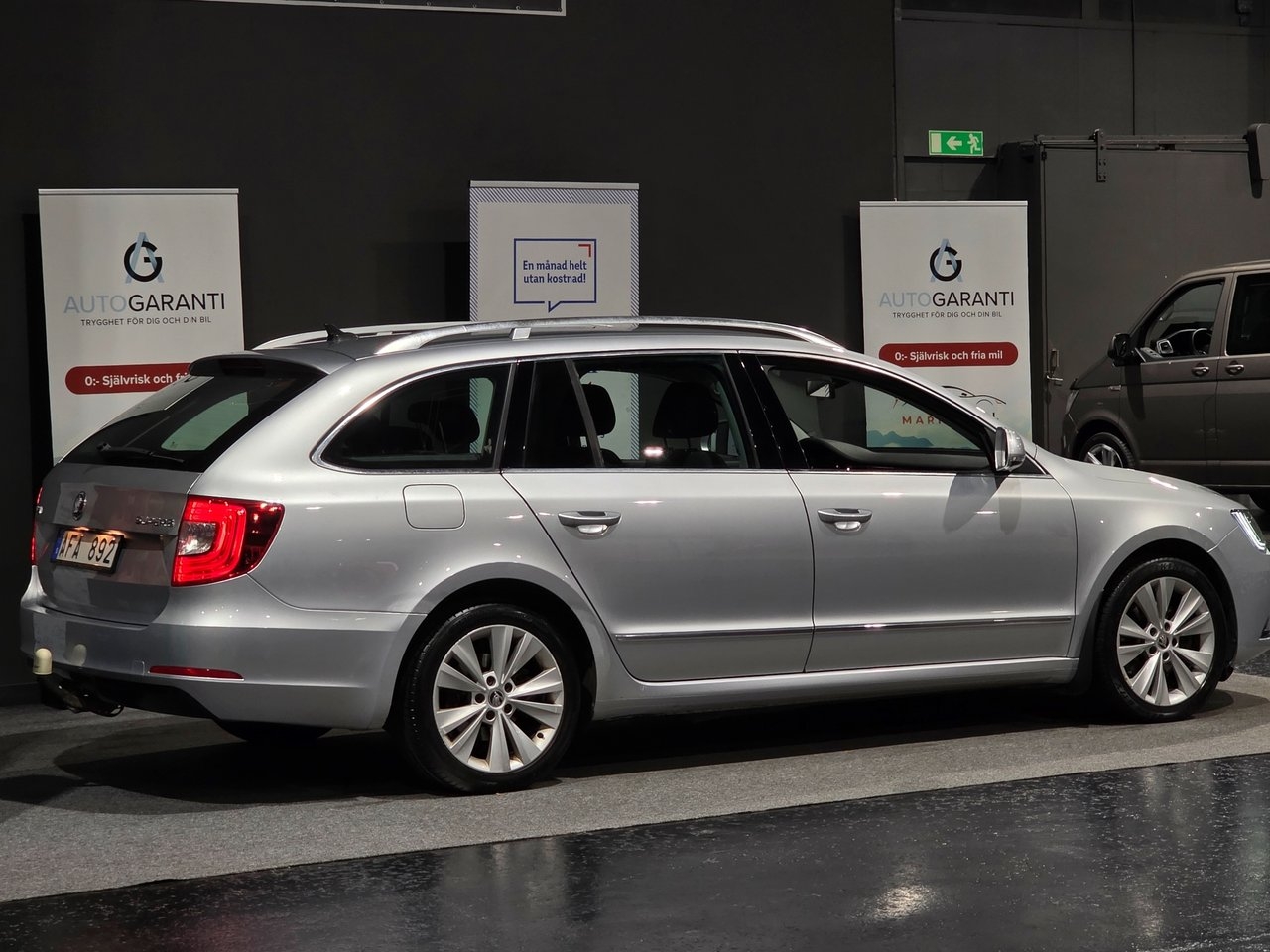 Skoda Superb Kombi 2.0 TDI Ambition 2014, bild 4/10