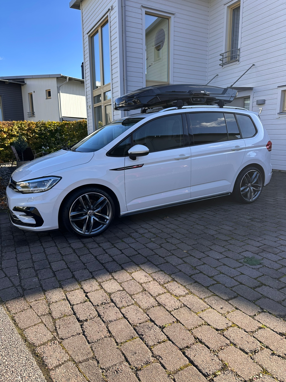 Volkswagen Touran 2018, bild 2/10