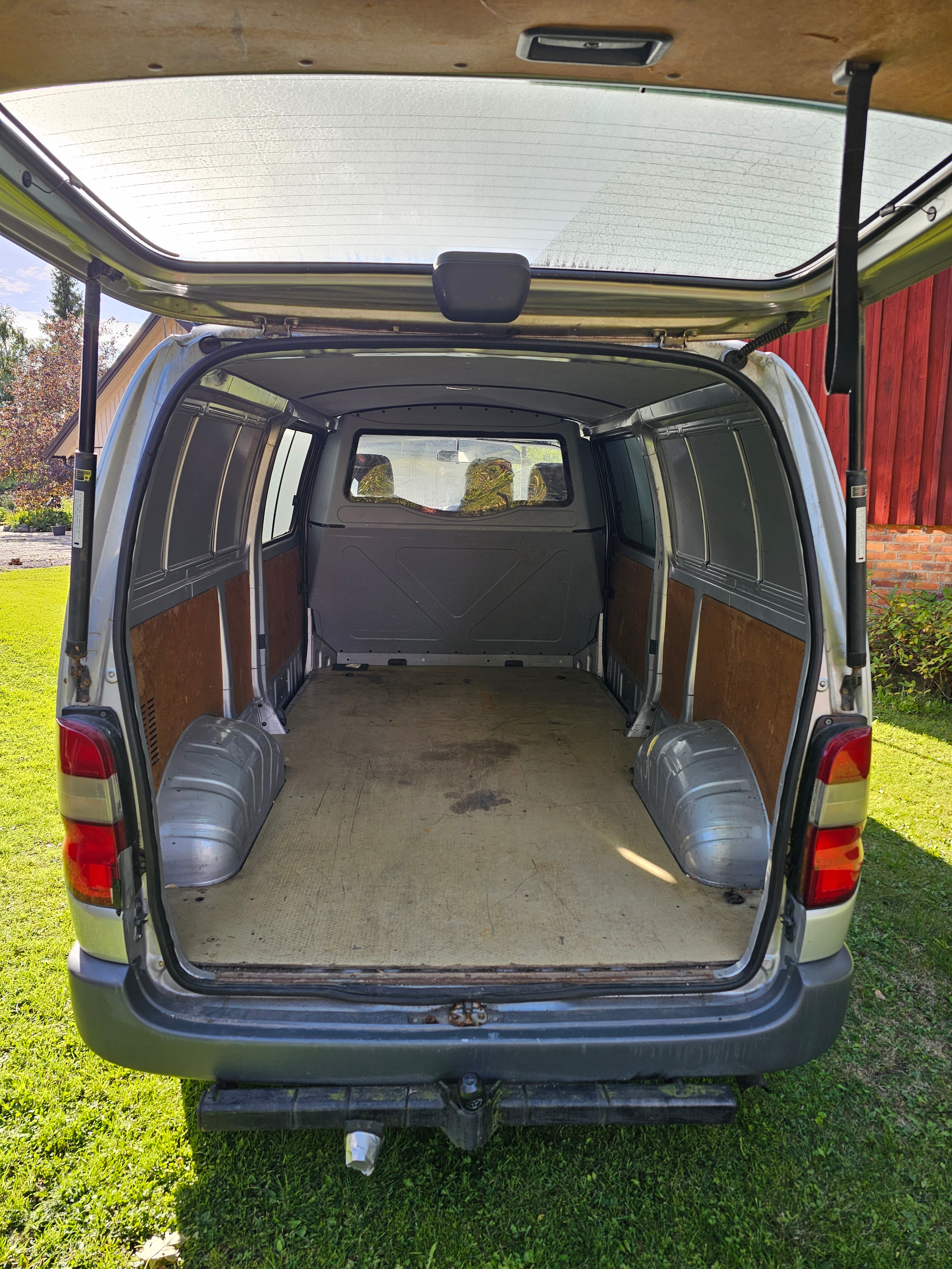 Toyota HiAce Skåpbil 2.5 4WD Manuell 2006, photo 5/9