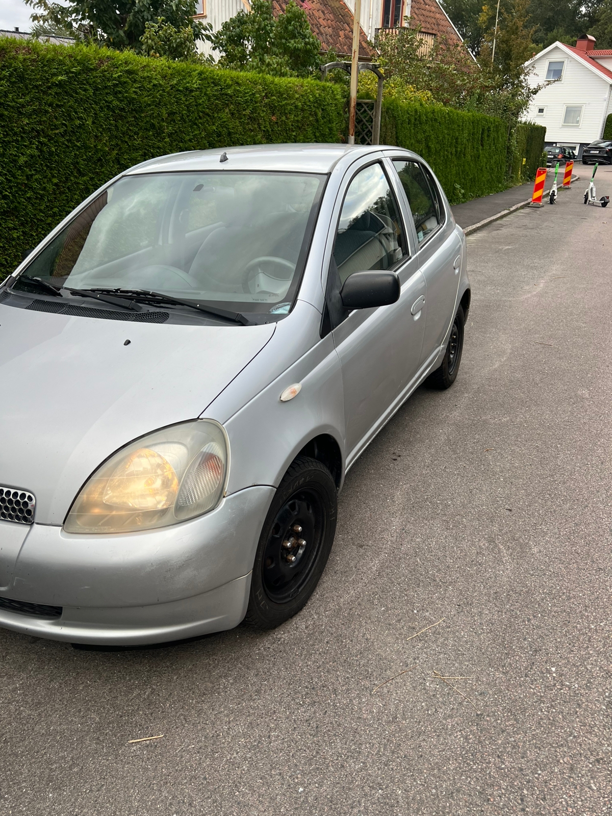Toyota Yaris 2001, bild 2/6