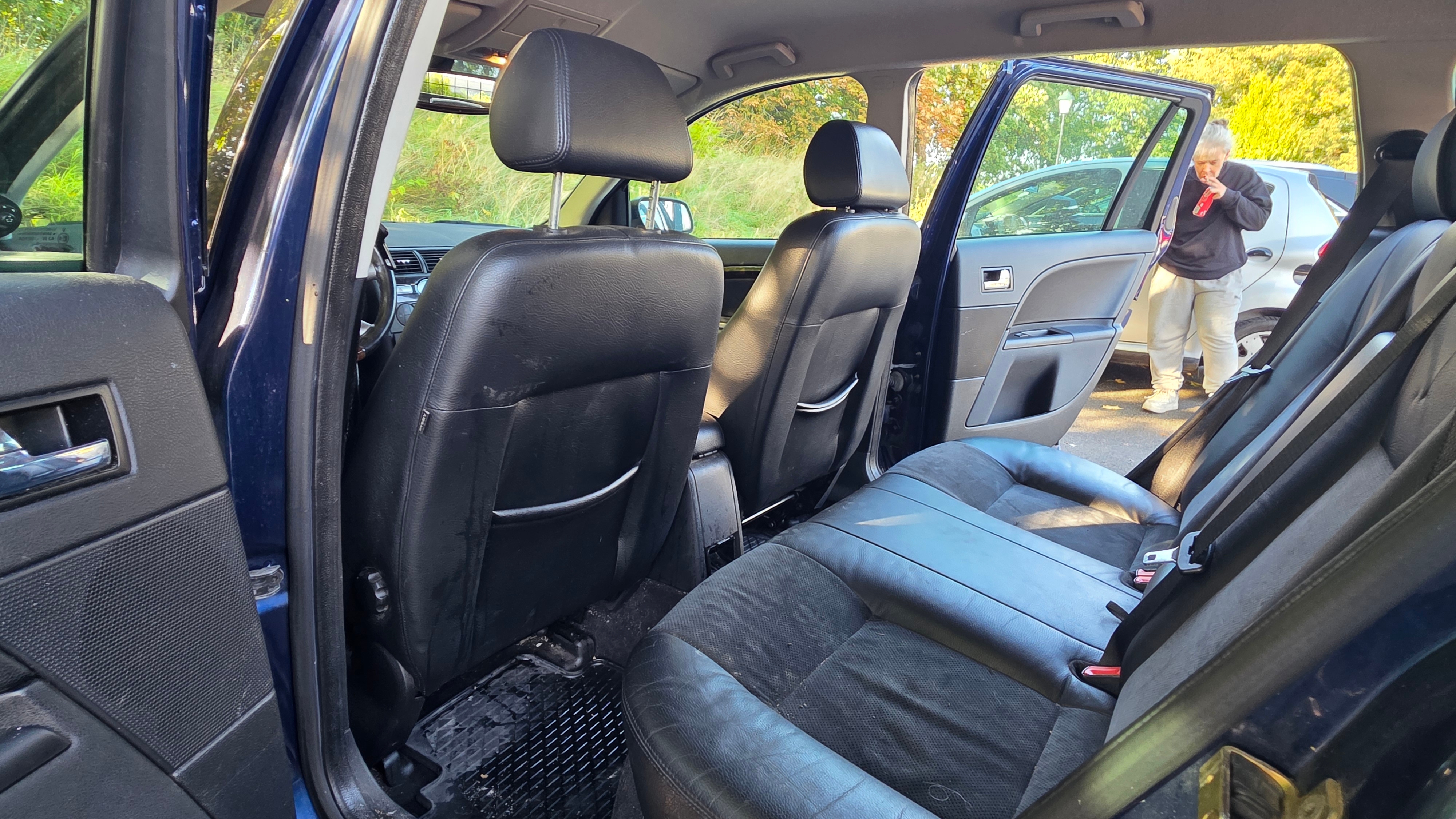 Ford Mondeo Kombi 2.5 V6 Manuell 2003, bild 5/10