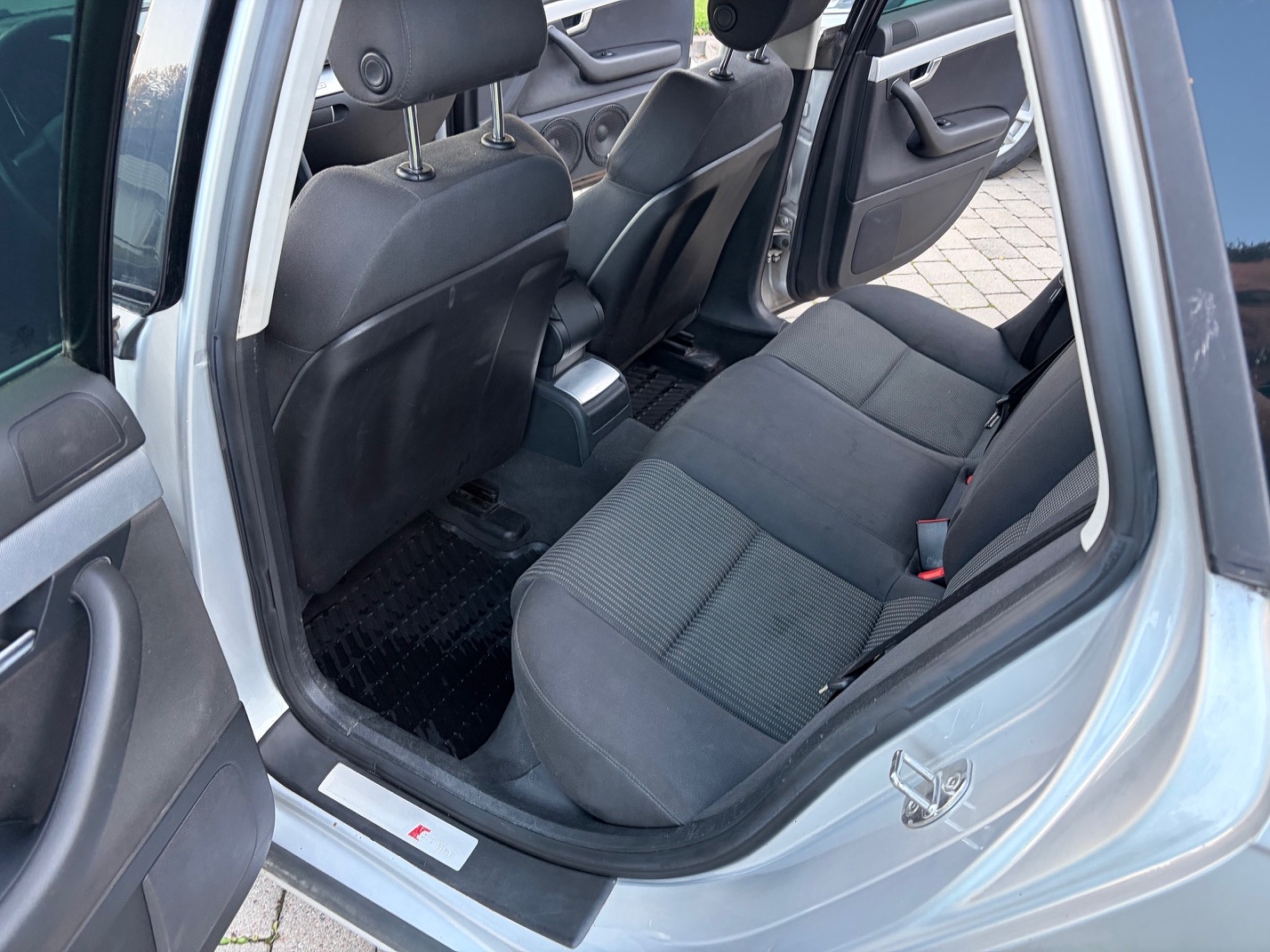 Audi A4 Avant 2.0 TDI 8v quattro Manuell 2007, bild 3/8