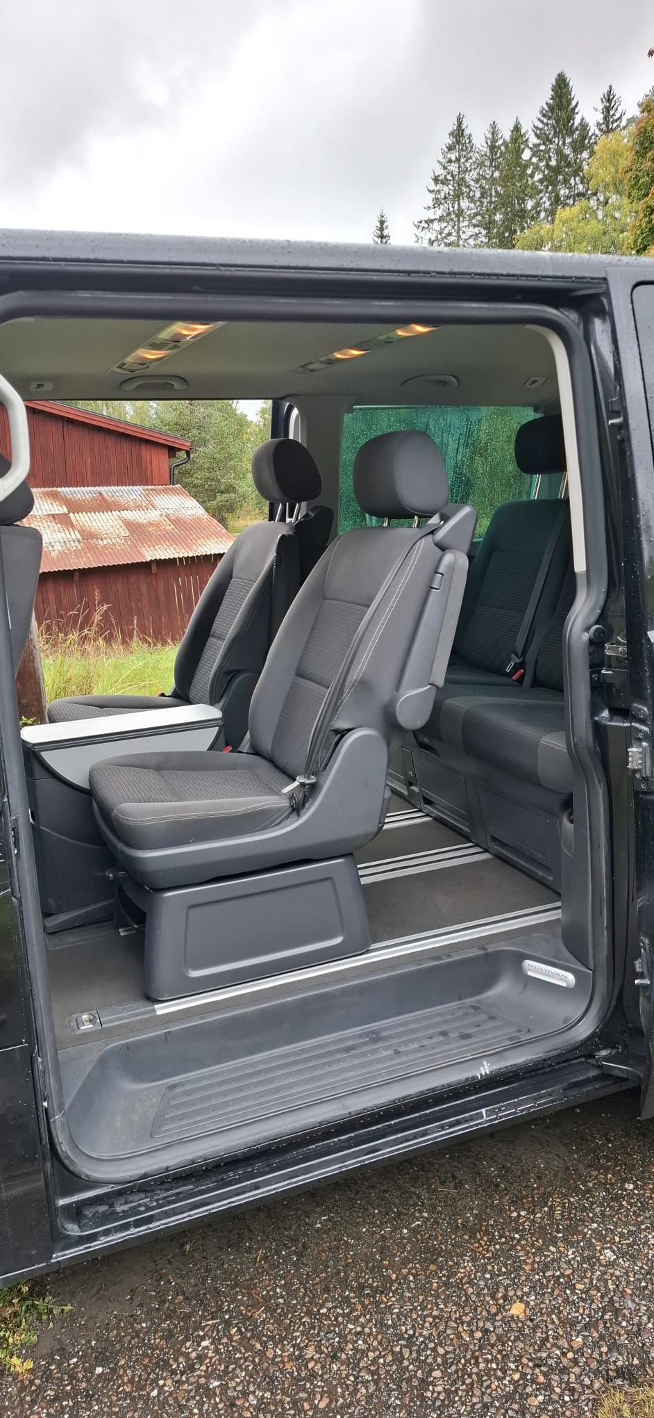 Volkswagen Multivan 2011, photo 7/8