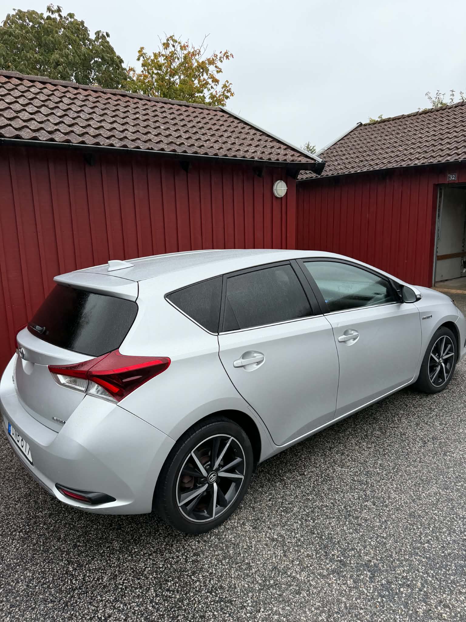 Toyota Auris Hybrid e-CVT 2018, bild 3/9
