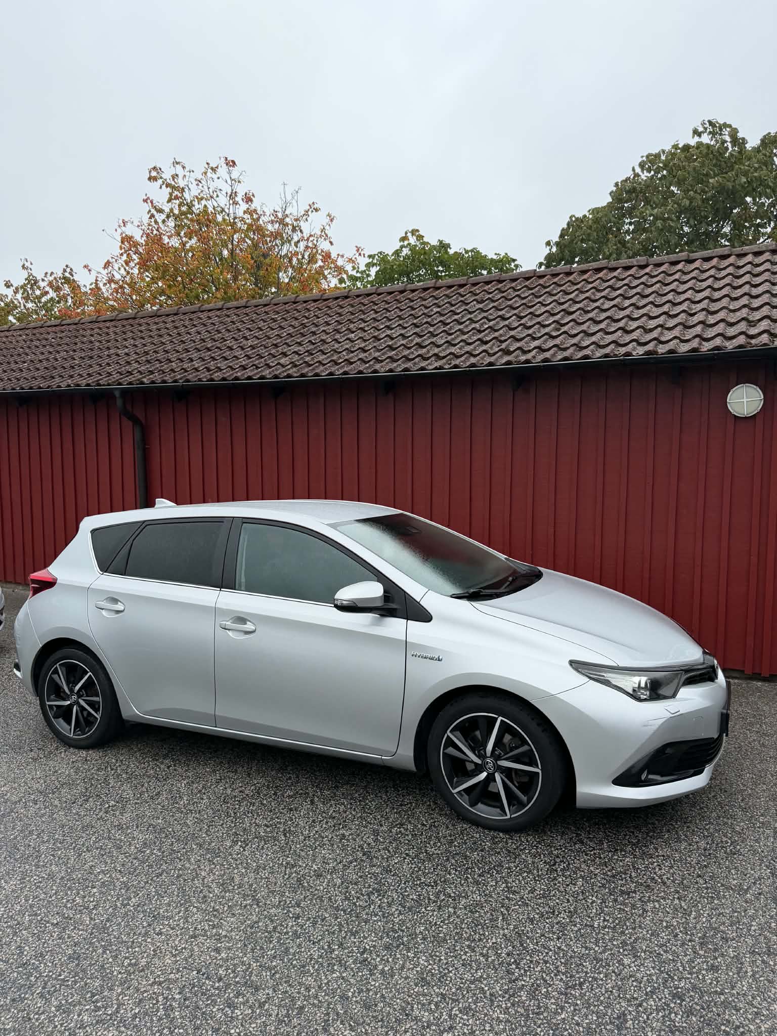 Toyota Auris Hybrid e-CVT 2018, bild 2/9