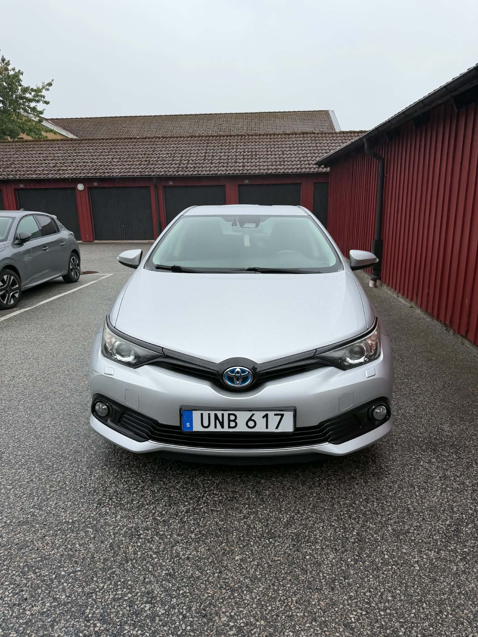 Toyota Auris Hybrid e-CVT 2018, bild 4/9