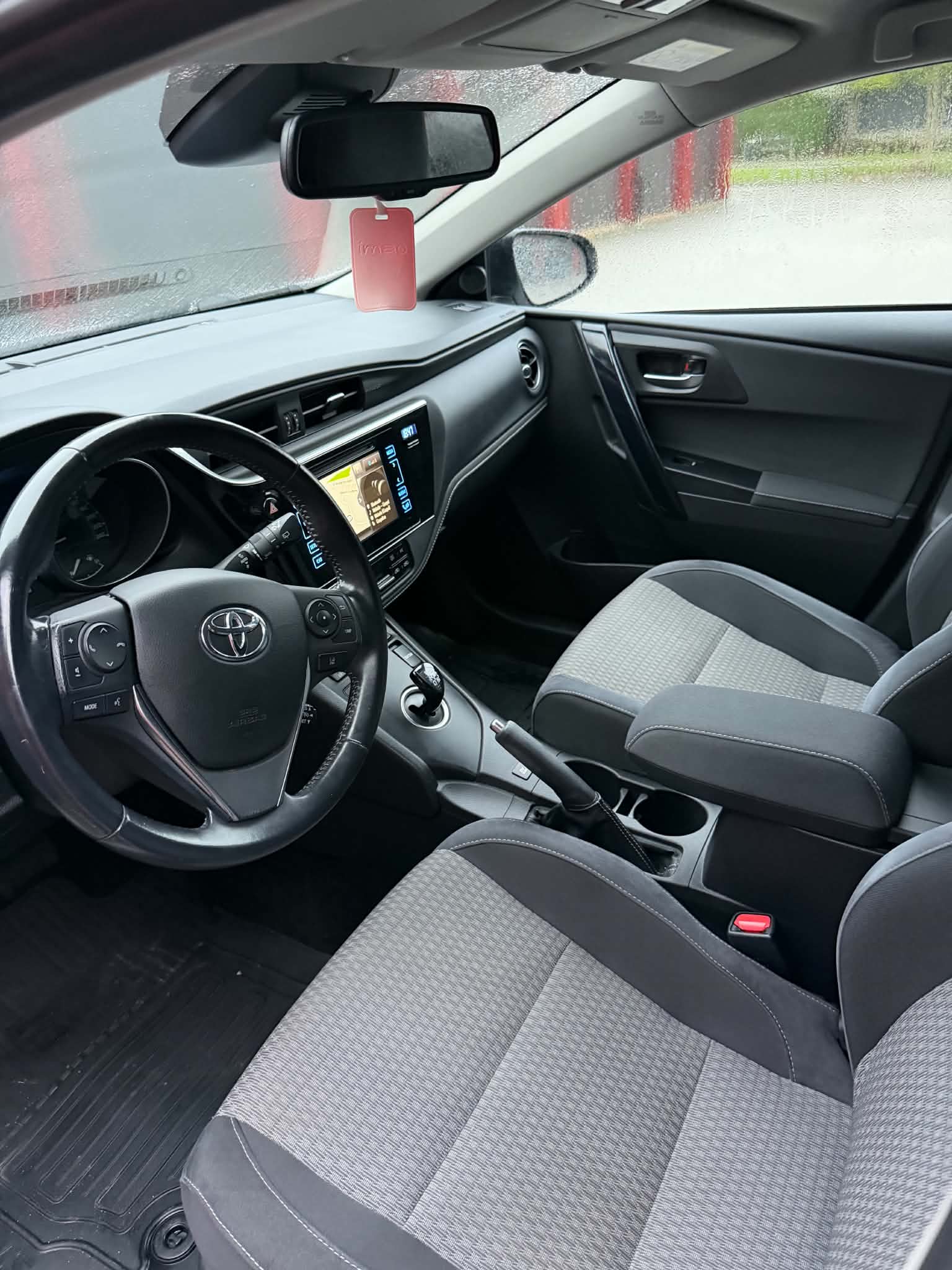 Toyota Auris Hybrid e-CVT 2018, bild 6/9