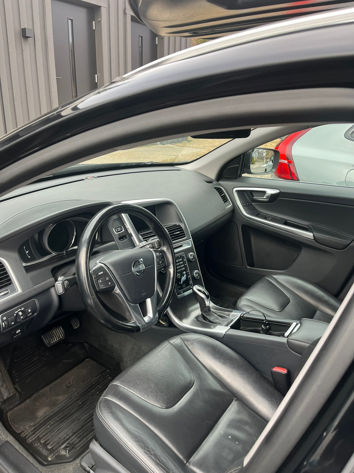Volvo XC60 D4 AWD 2014, kuva 4/5