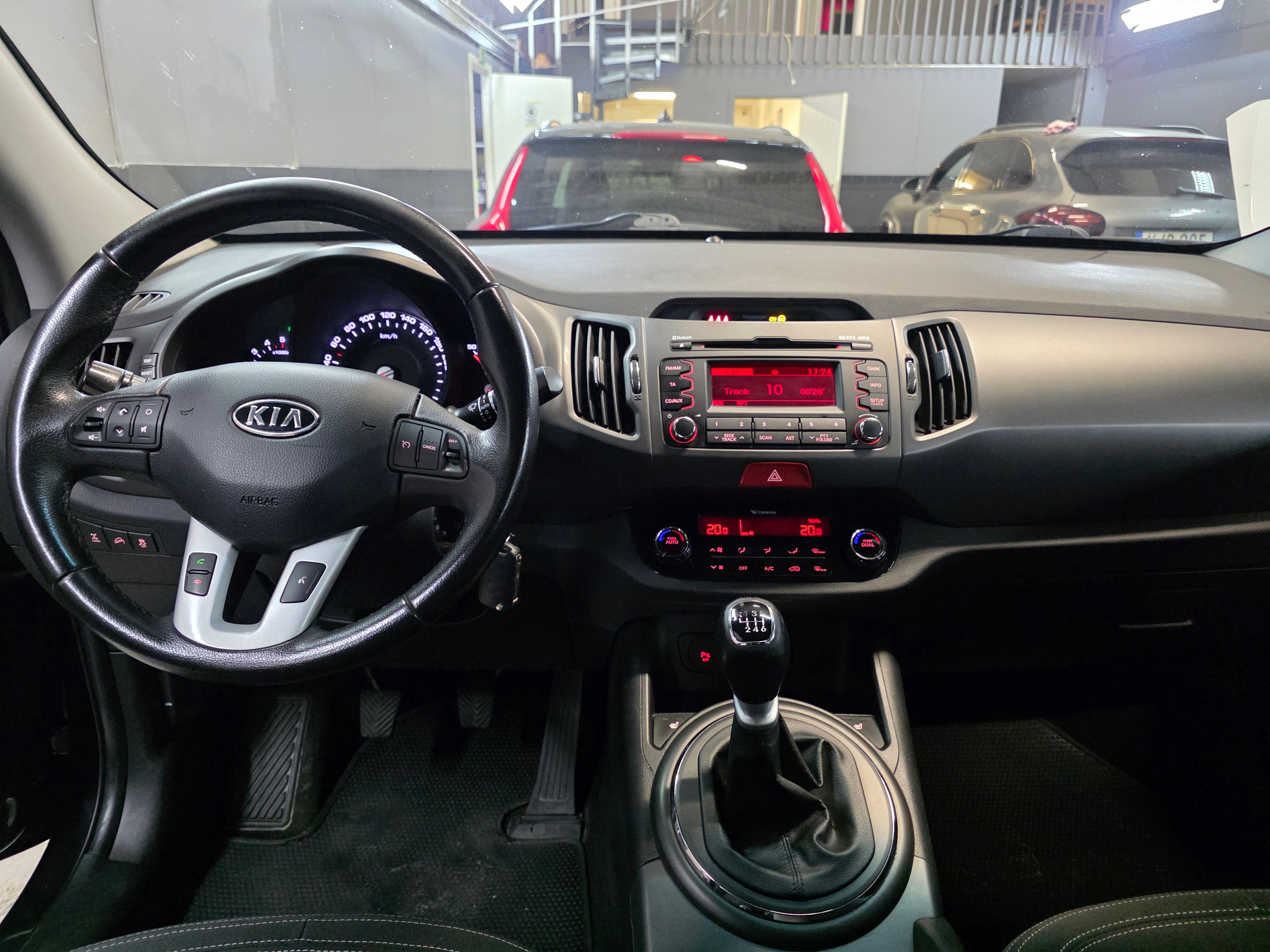 Kia Sportage 2.0 CRDi AWD Manuell 2011, bild 4/8