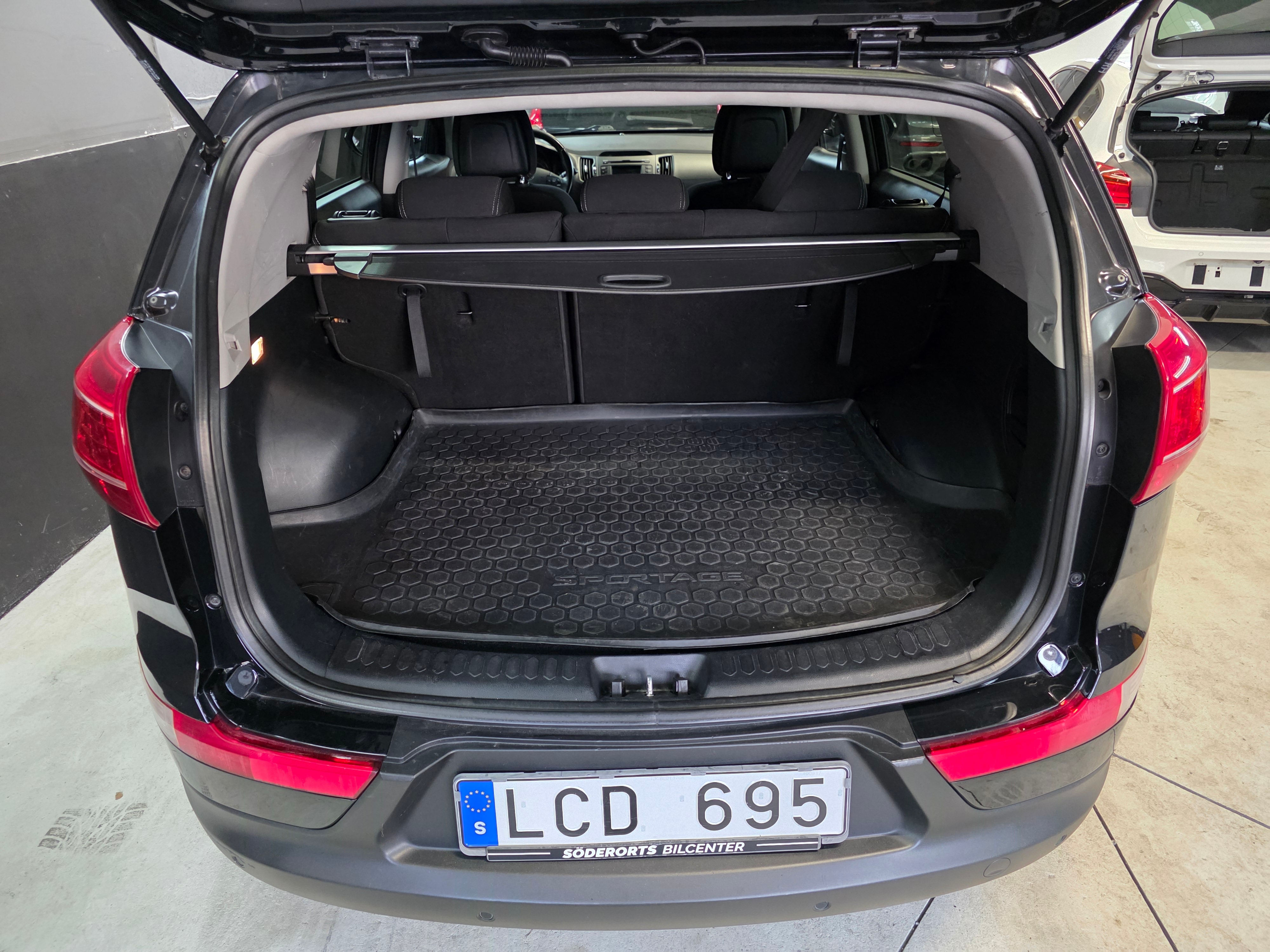 Kia Sportage 2.0 CRDi AWD Manuell 2011, bild 6/8