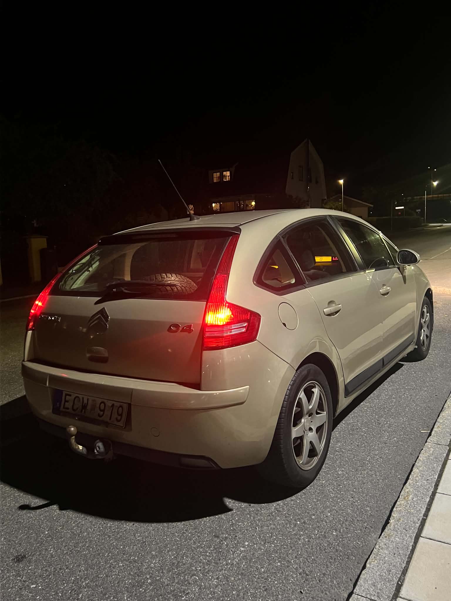 Citroen C4 1.6 HDiF EGS 2007, bild 3/7