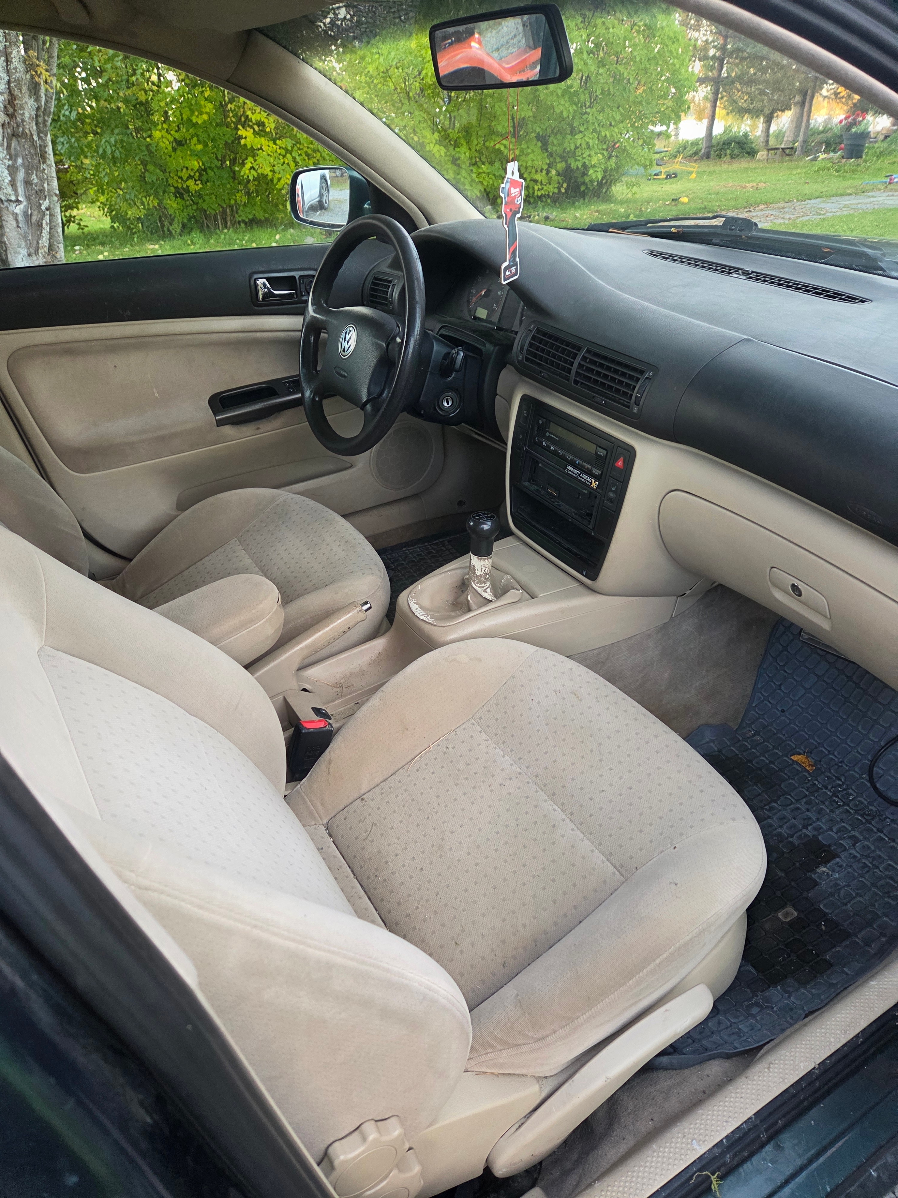 Volkswagen Passat Variant 1.8 Manuell 1998, bild 2/5
