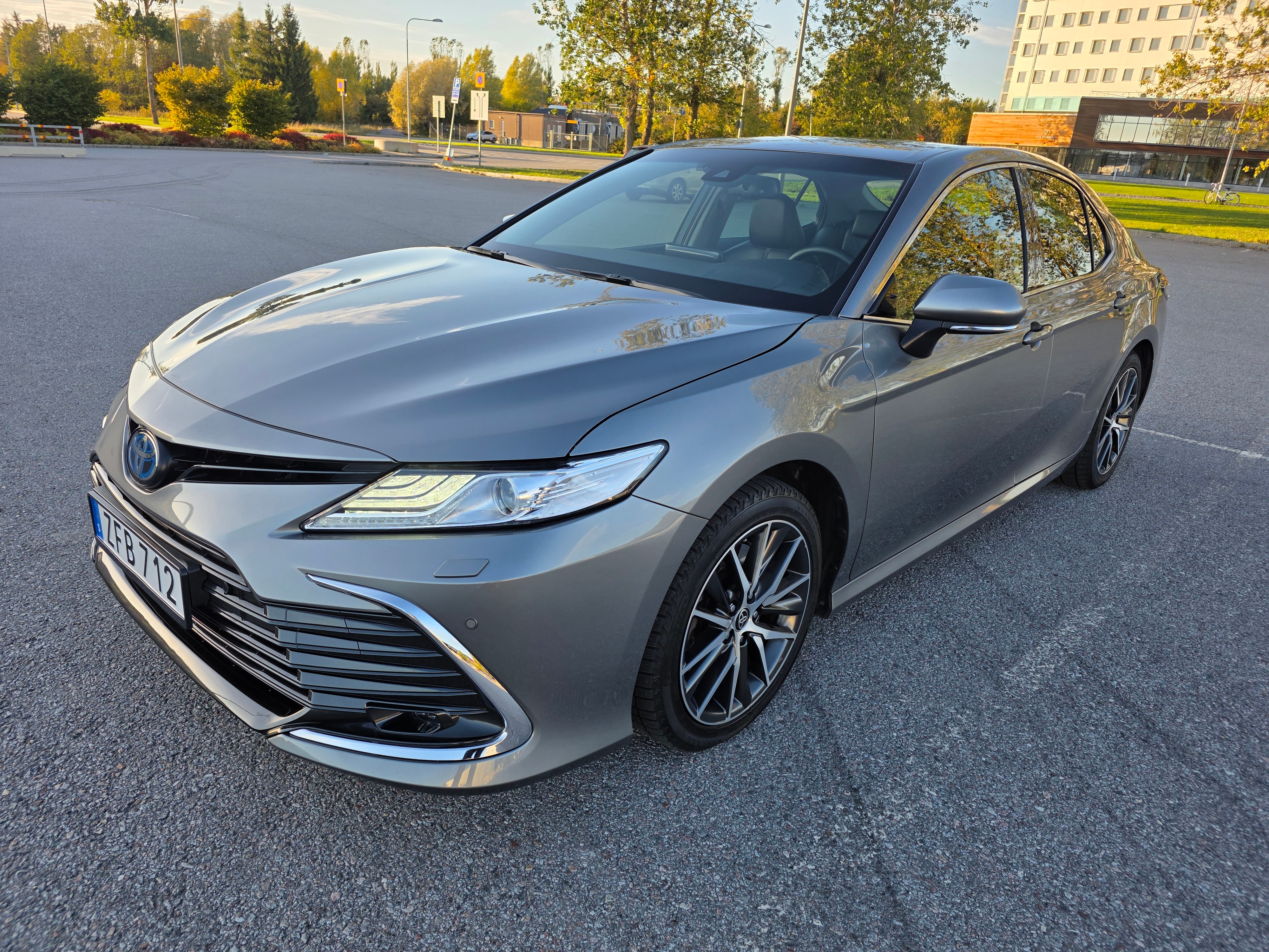Toyota Camry Hybrid CVT 2023, kuva 2/10