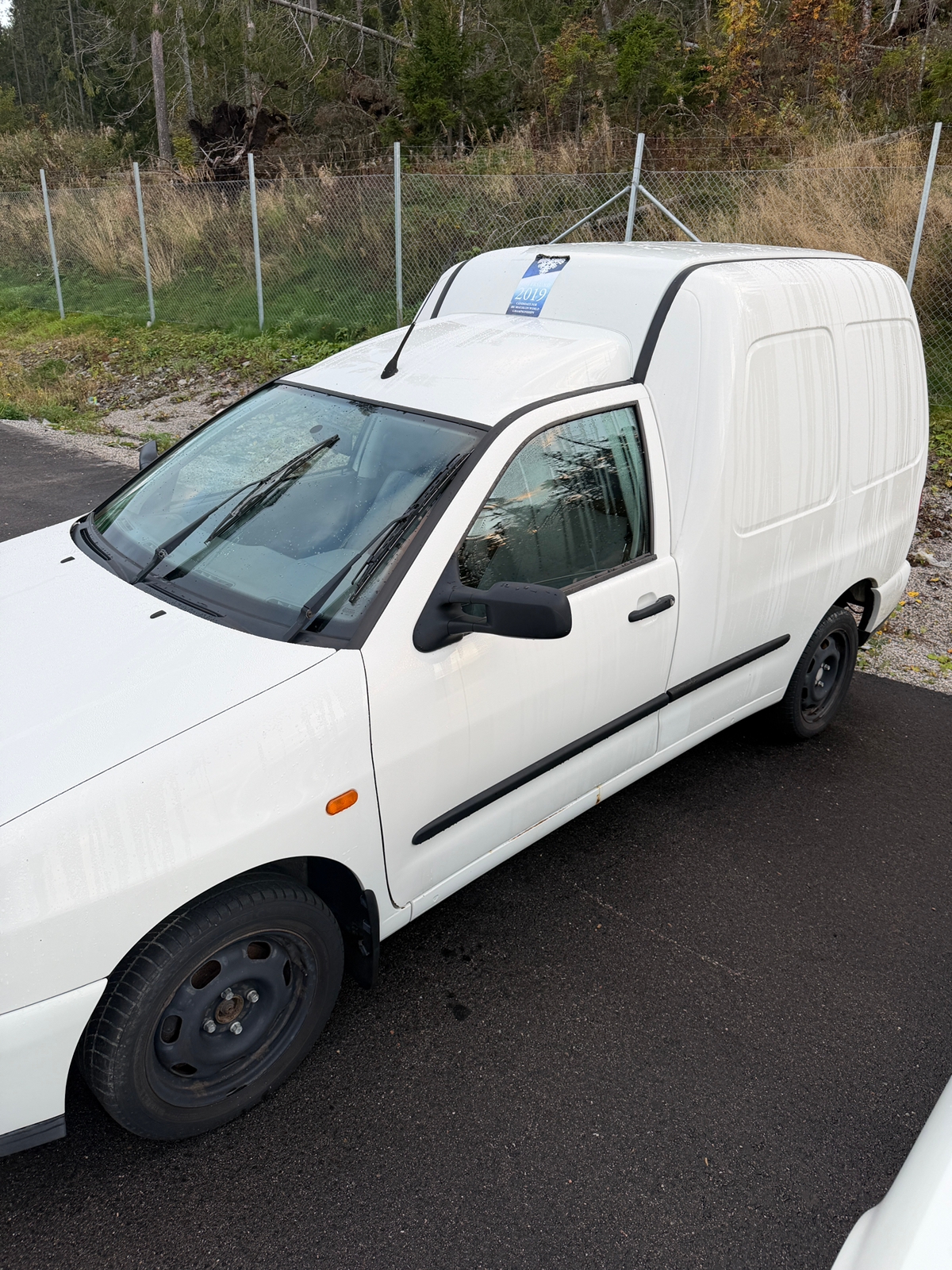 Volkswagen Caddy Skåpbil 1.4 MPI Manuell 2001, bild 2/7