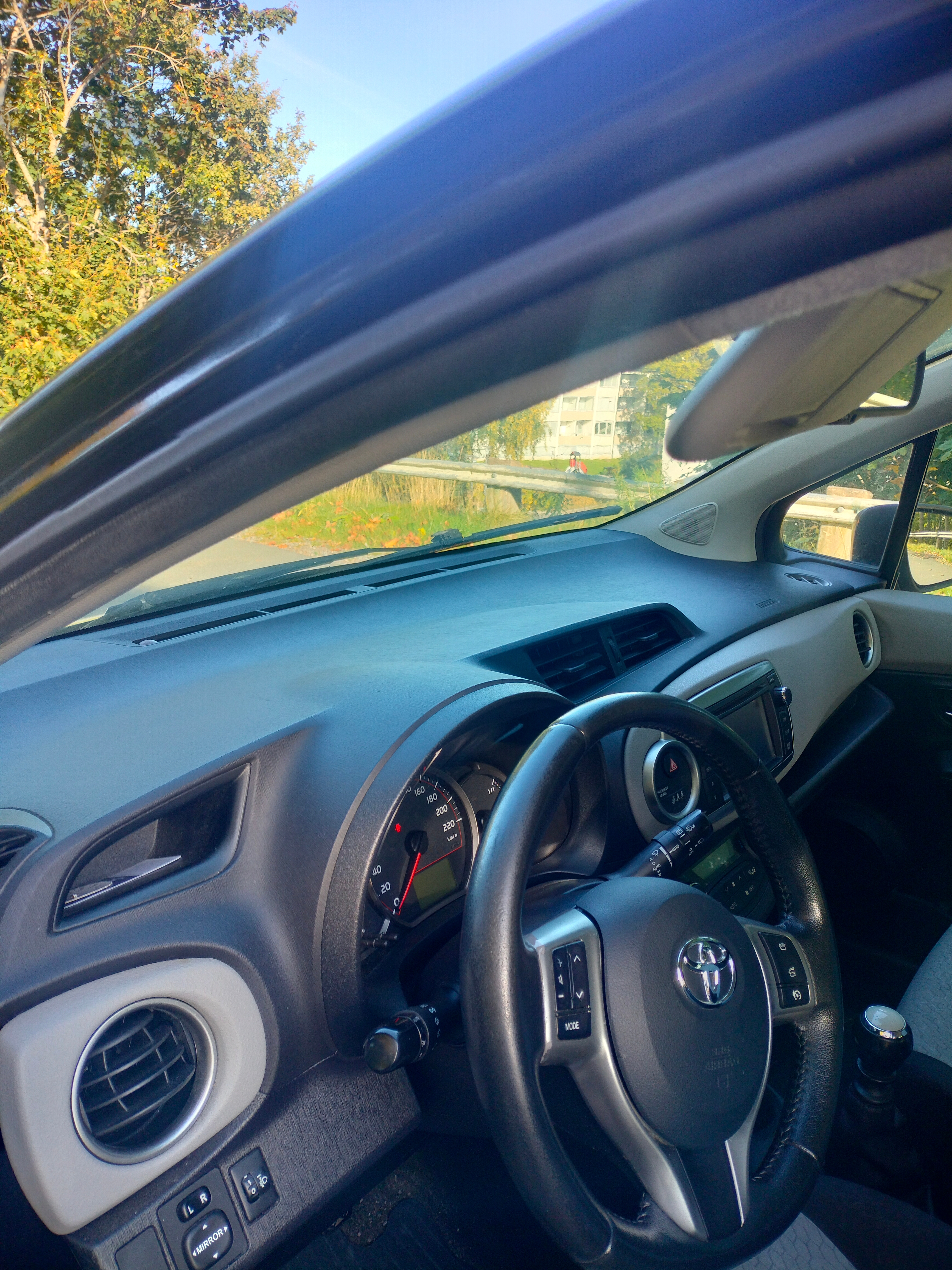 Toyota Yaris 2012, bild 2/5