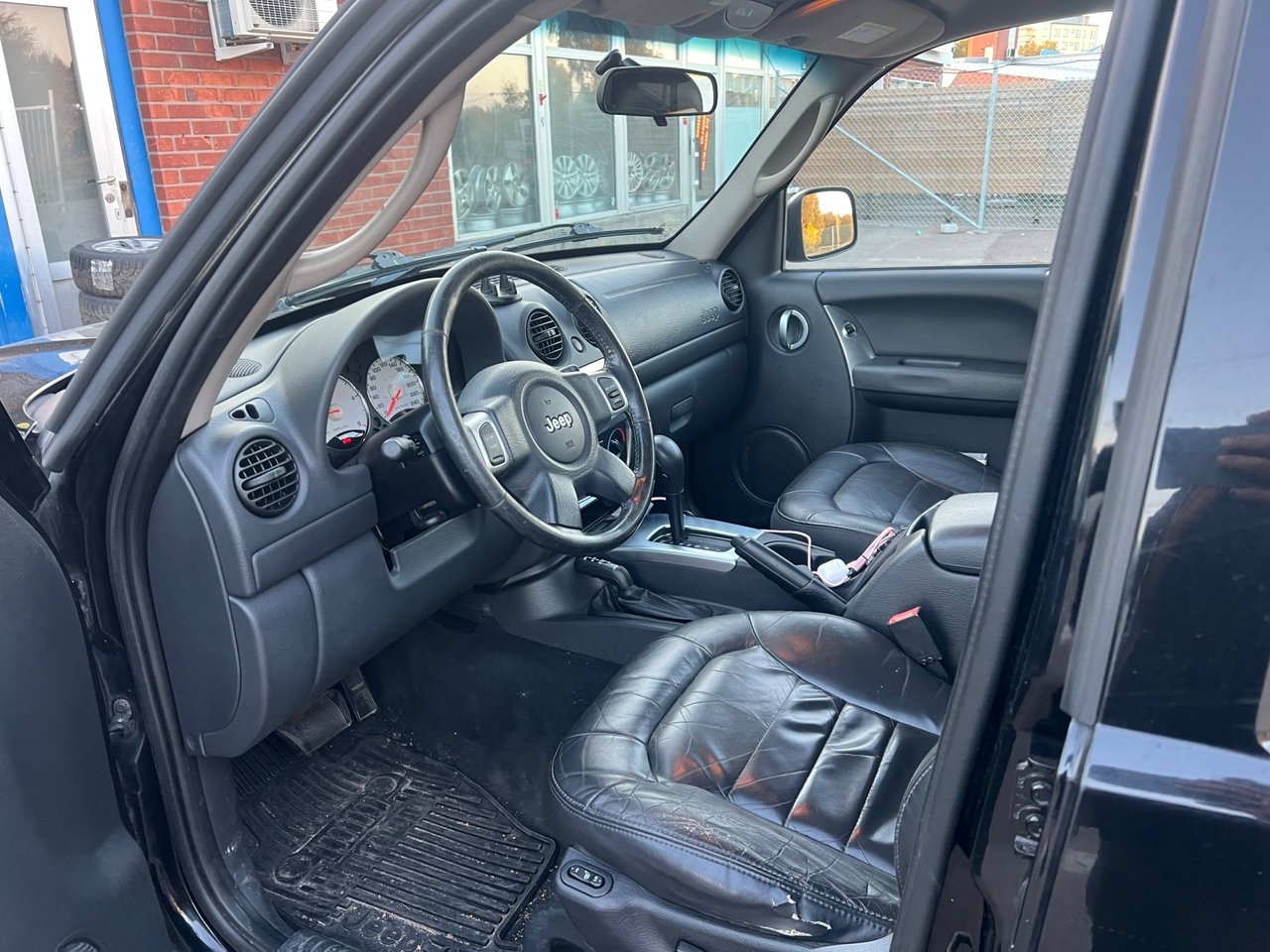 Jeep Cherokee 2.8 CRD 4WD 2004, bild 3/10