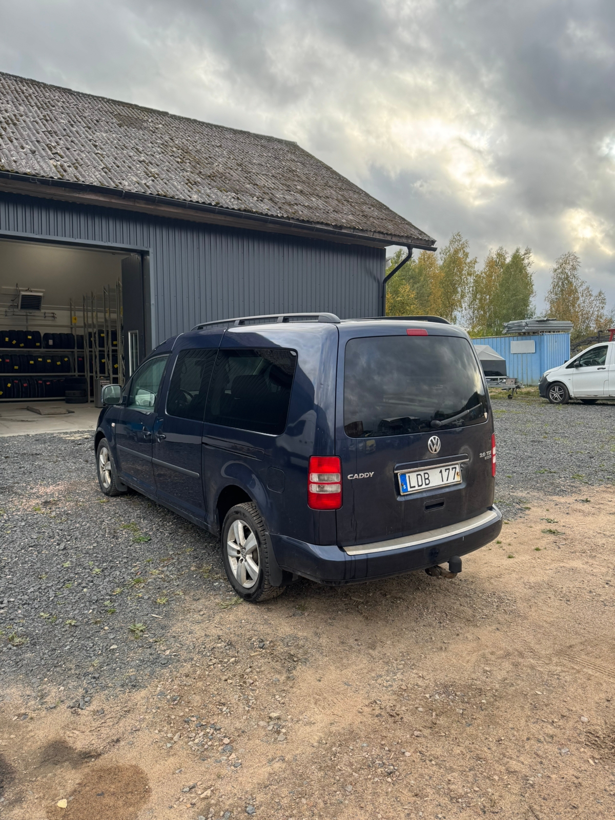Volkswagen Caddy Maxi 2011, photo 3/9
