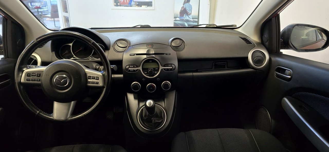 Mazda 2 5-dörrar 1.5 MZR Sport 2009, bild 6/10