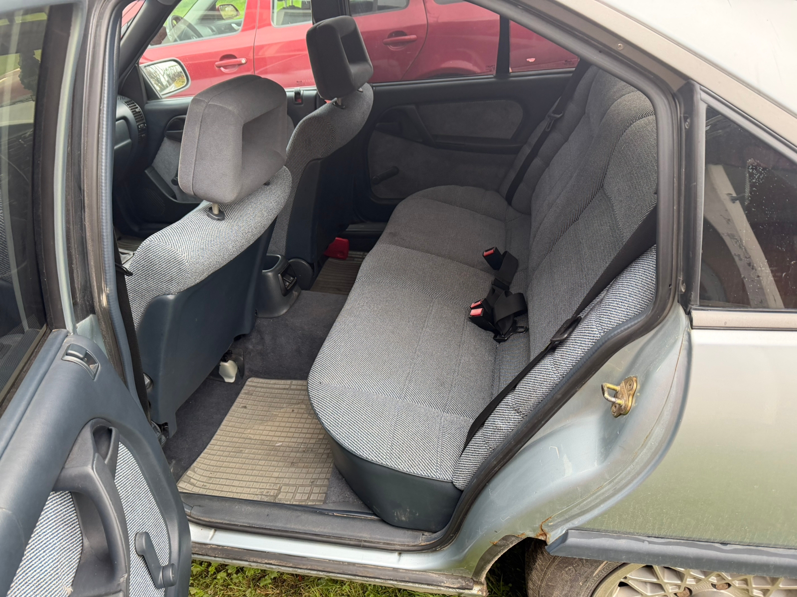 Opel Omega 2.3 D Manuell 1988, bild 6/7