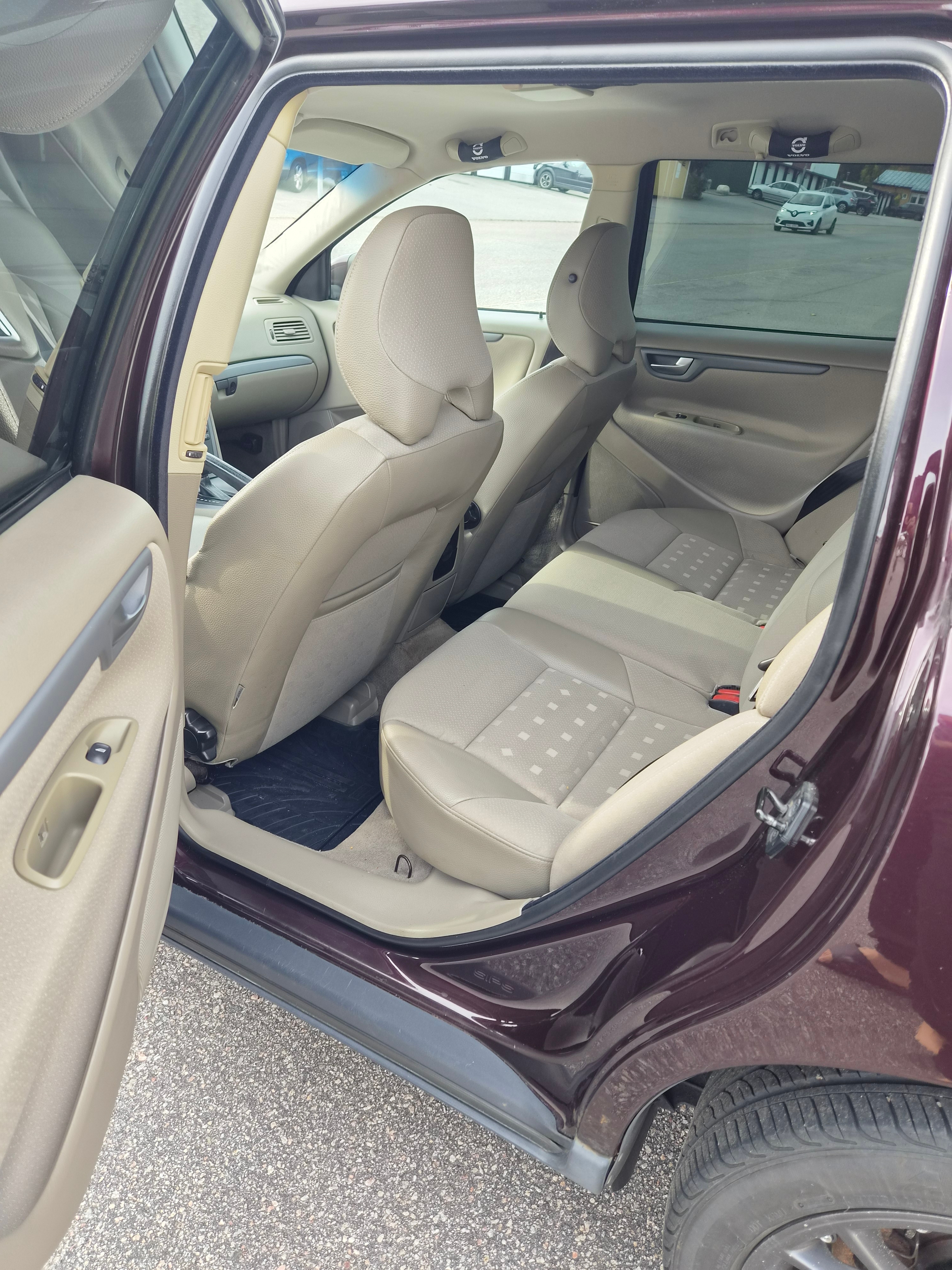 Volvo V70 2.4 Automatisk 2007, kuva 5/9