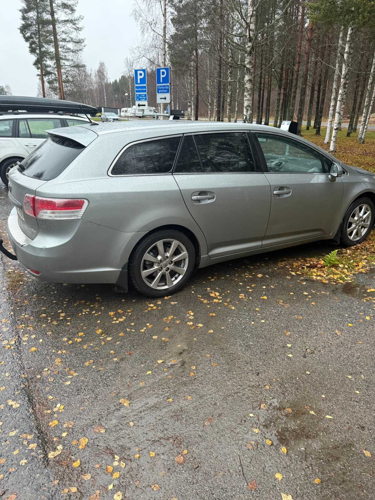 Toyota Avensis Kombi 2.0 Multidrive S 2010, photo 4/4