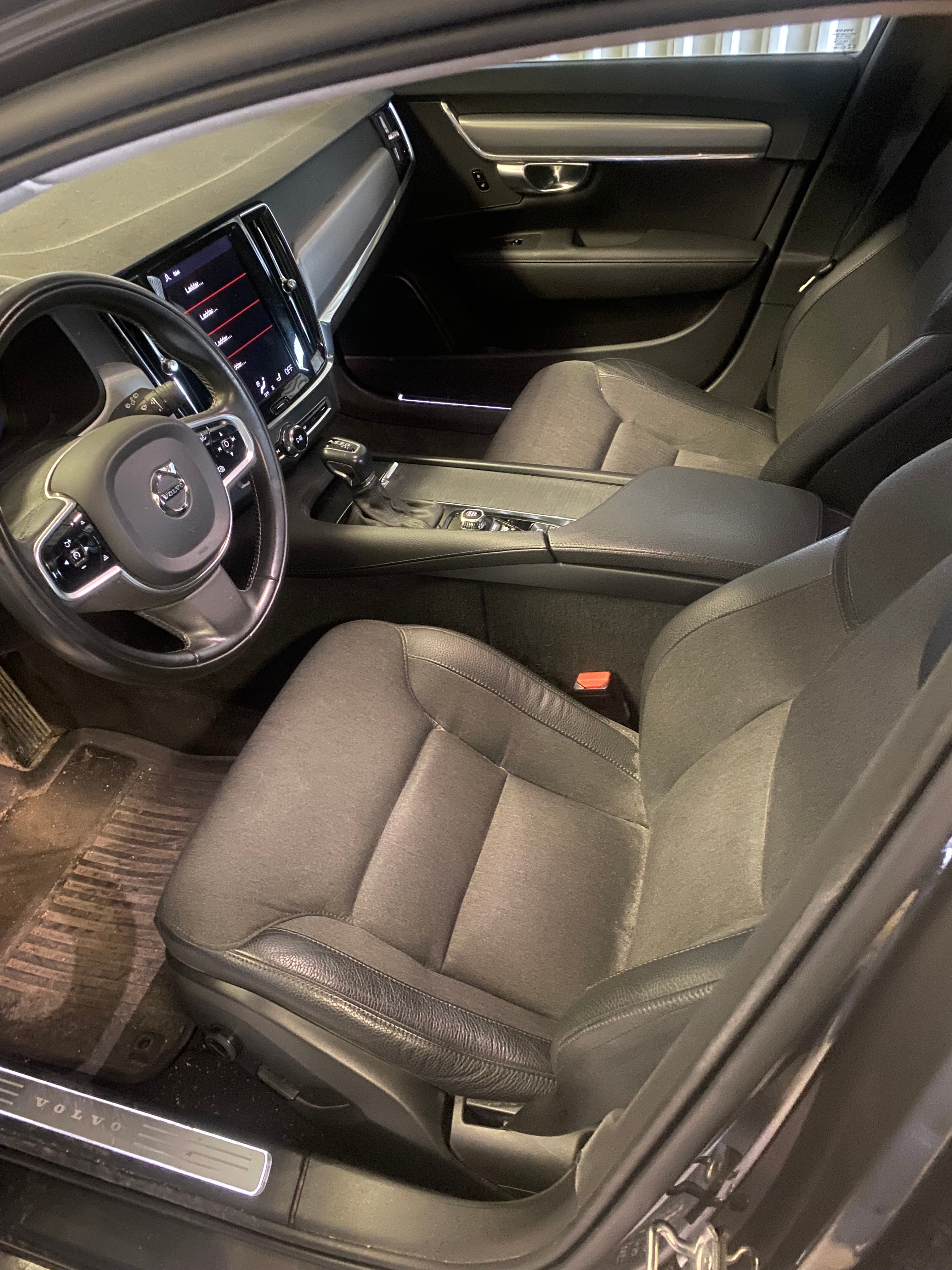 Volvo V90 D4 AWD Geartronic 2020, photo 7/10