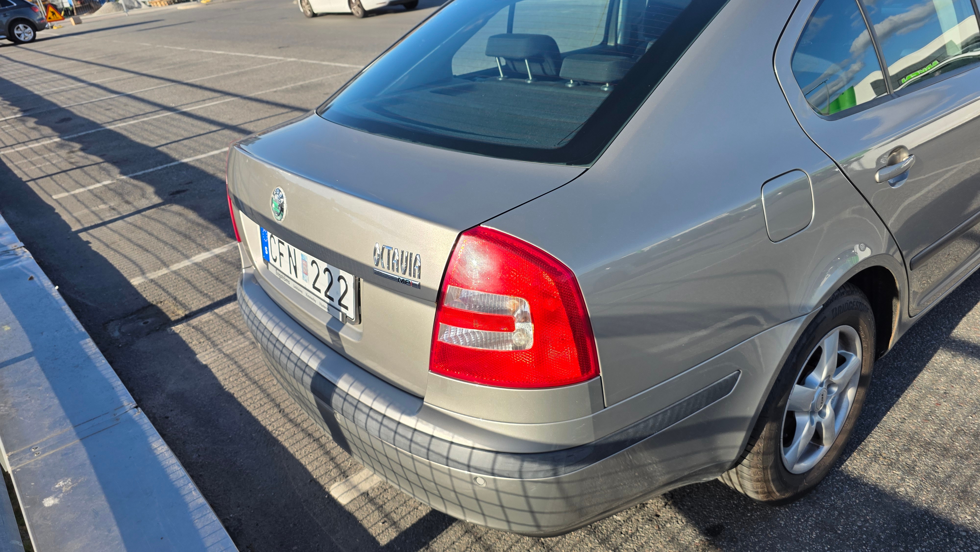 Skoda Octavia 1.6 MPI Manuell 2008, photo 6/6