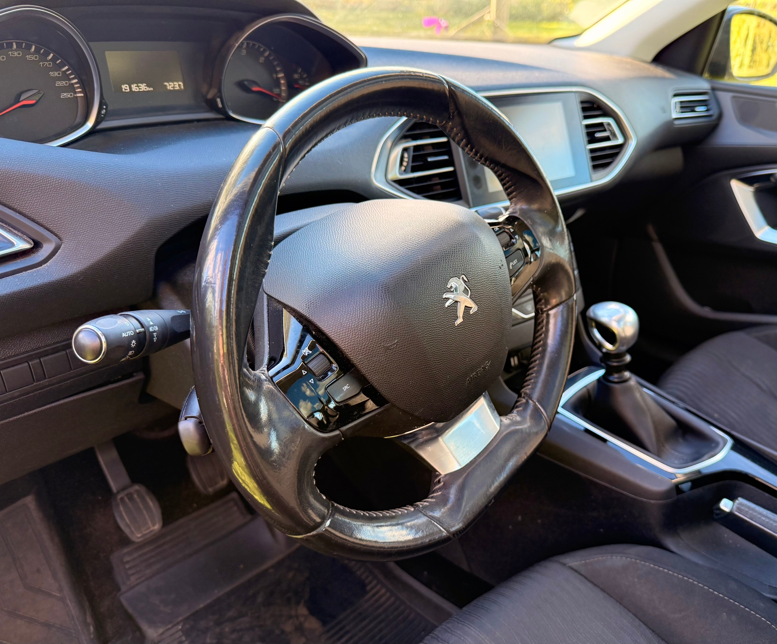 Peugeot 308 1.6 e-HDi 115 FAP Manuell 2013, photo 3/5