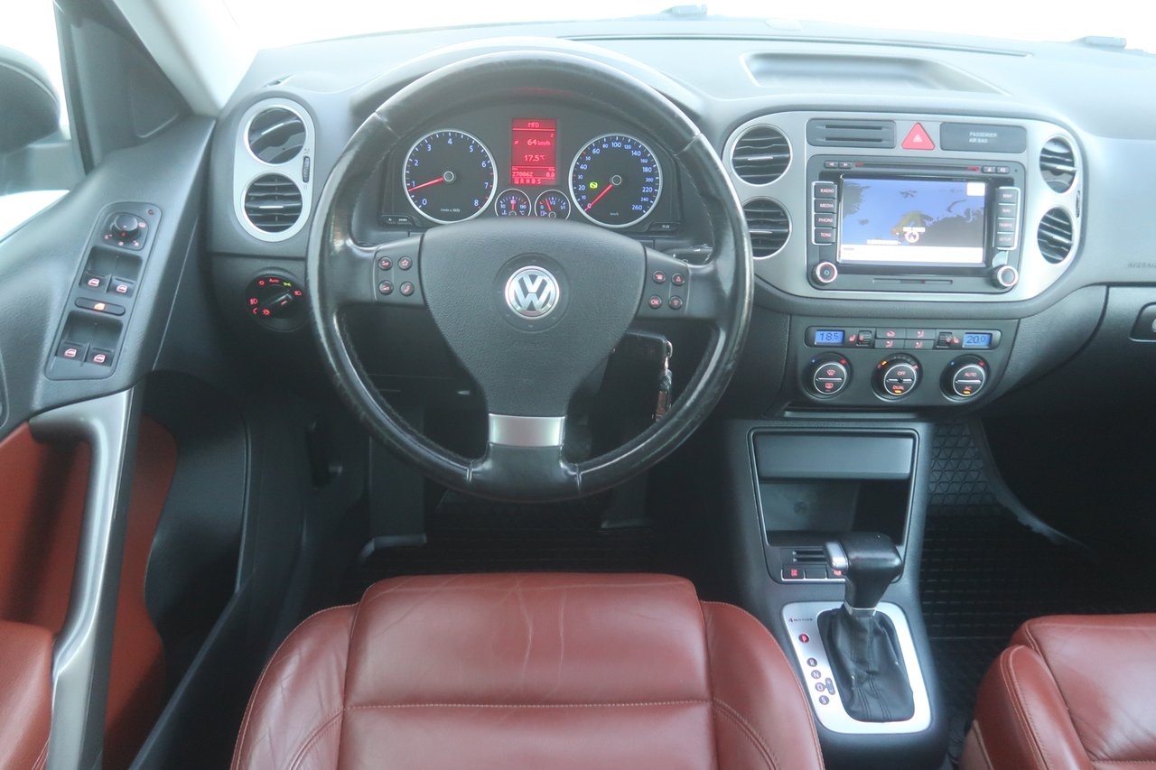 Volkswagen Tiguan 2008, kuva 6/10