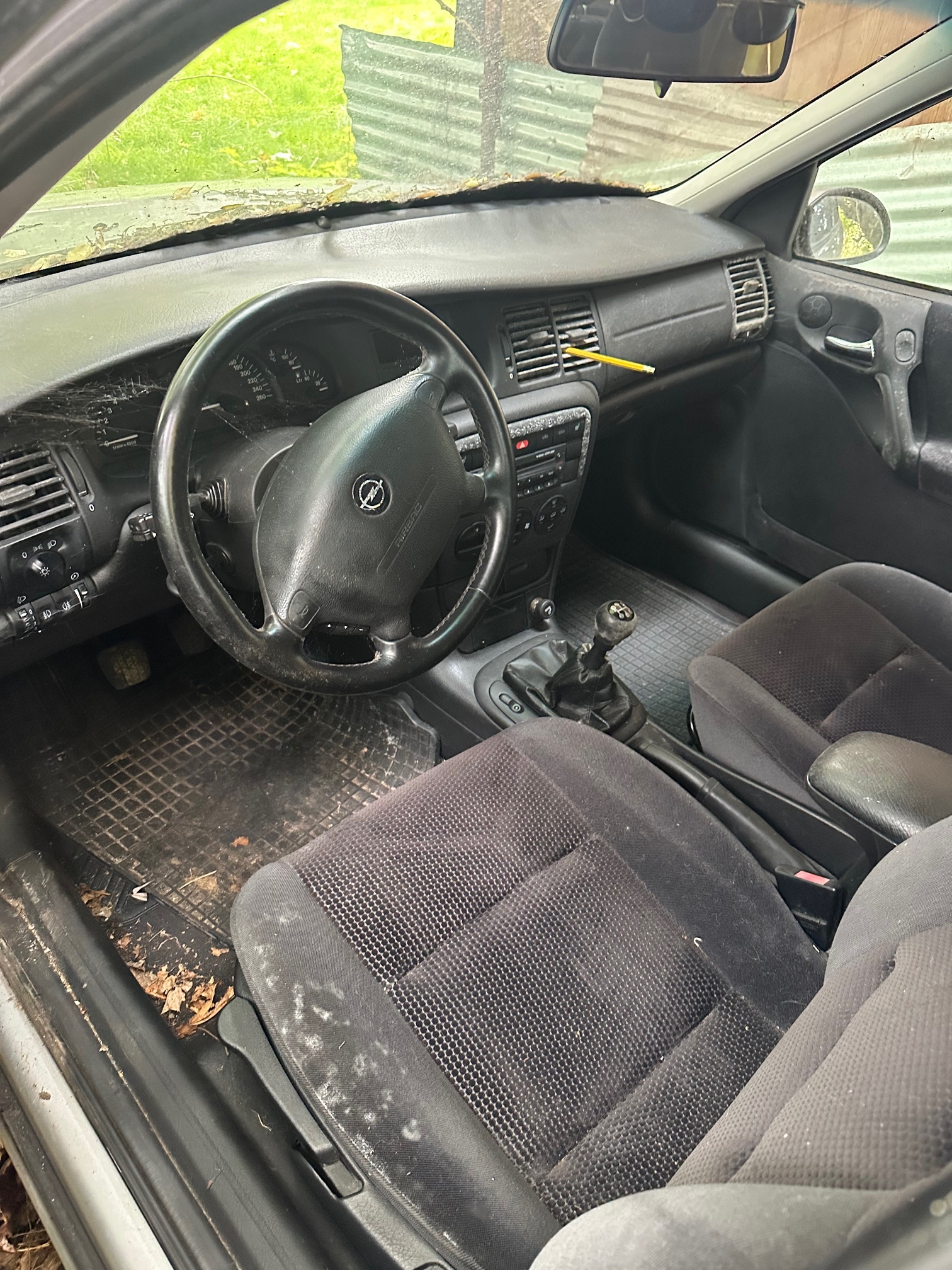 Opel Vectra 2.2 Manuell 2001, photo 3/4