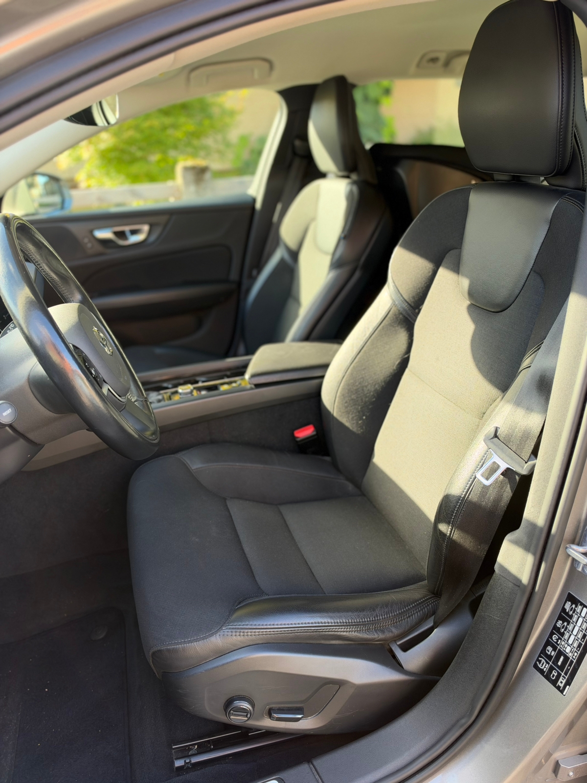 Volvo V60 D4 Geartronic 2020, photo 3/8